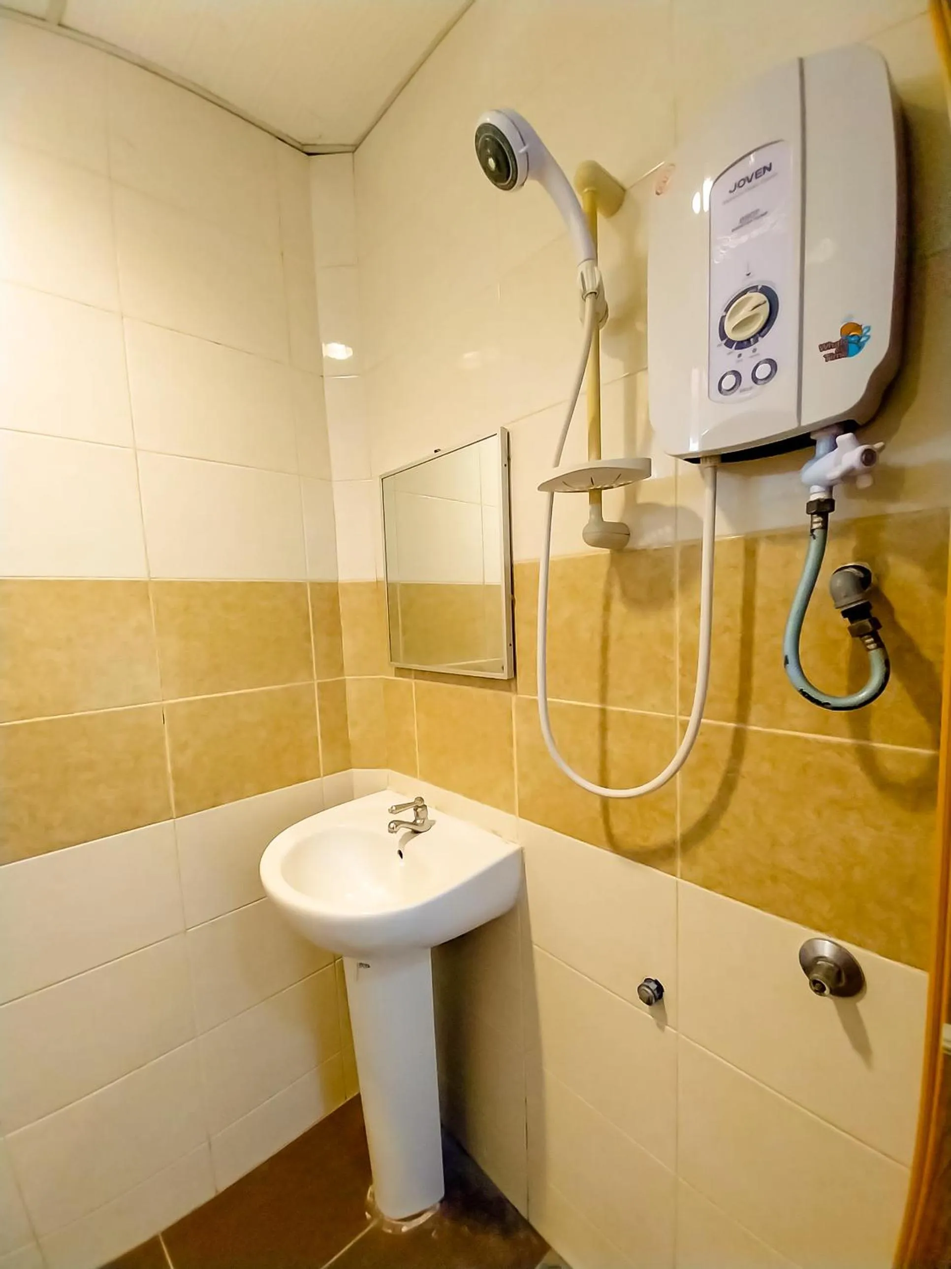 Bathroom in MB Budget Hotel