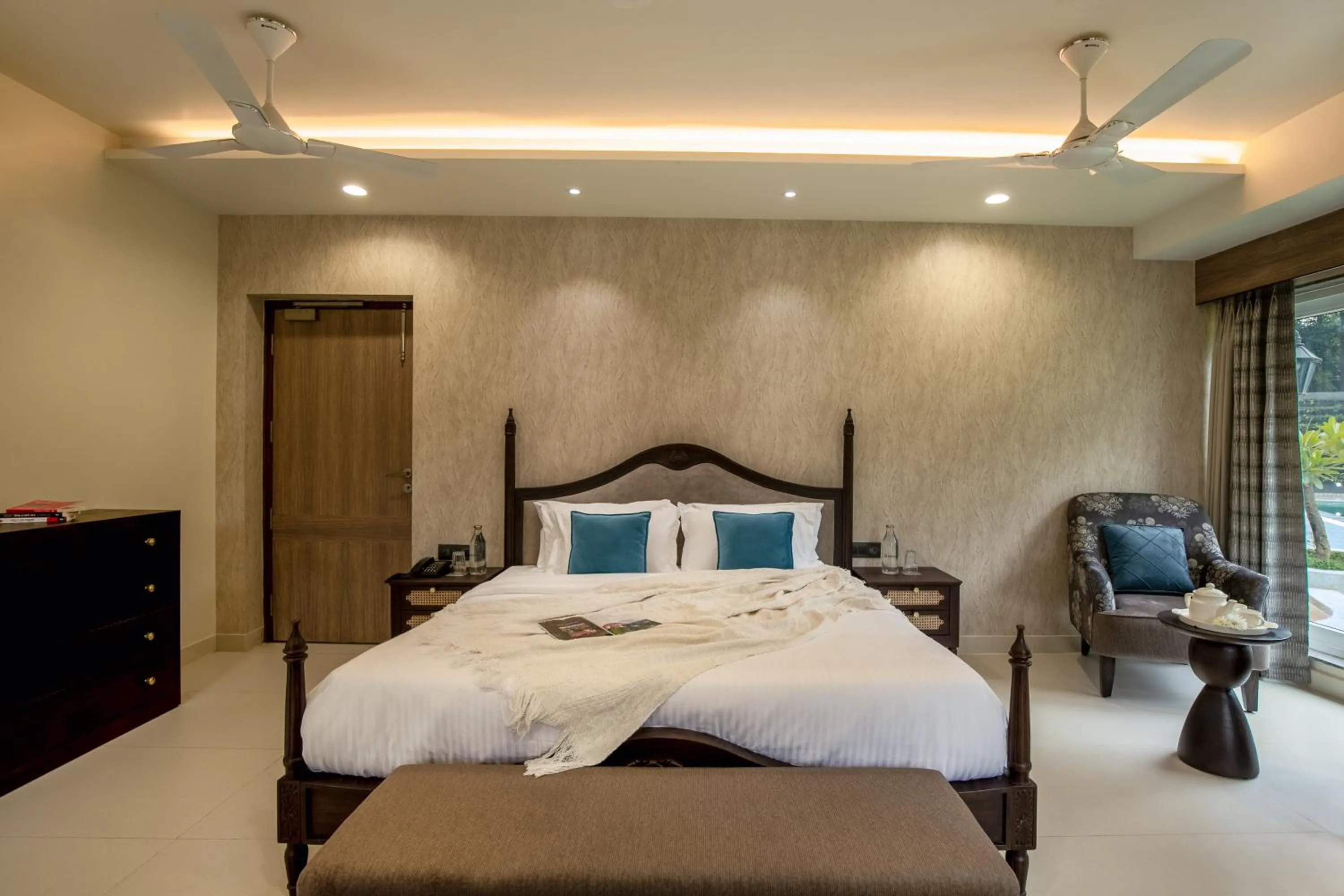 Bed in ELIVAAS 6 BHK Farmstay with Pvt Pool & Garden - Esh