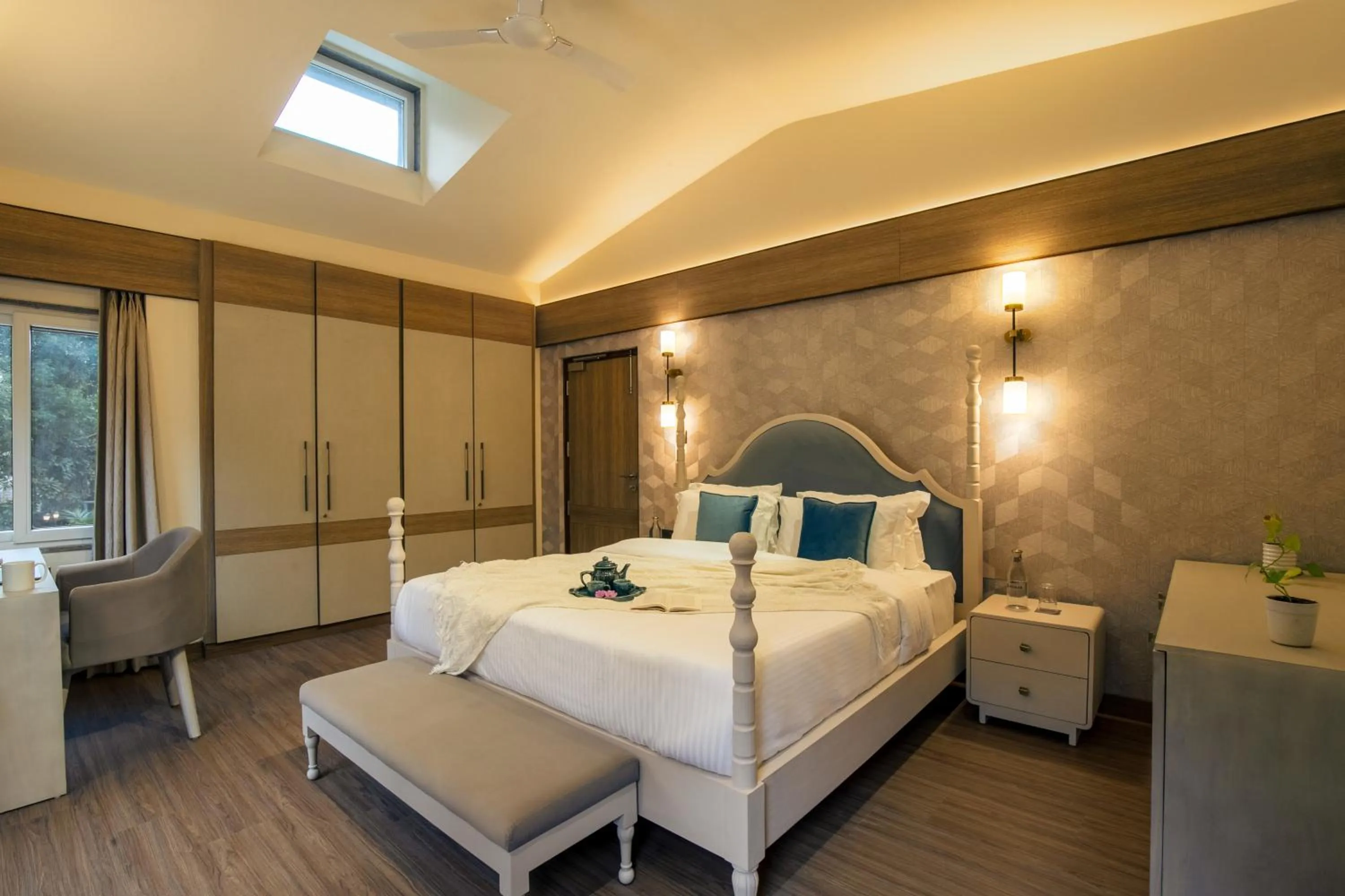 Bed in ELIVAAS 6 BHK Farmstay with Pvt Pool & Garden - Esh