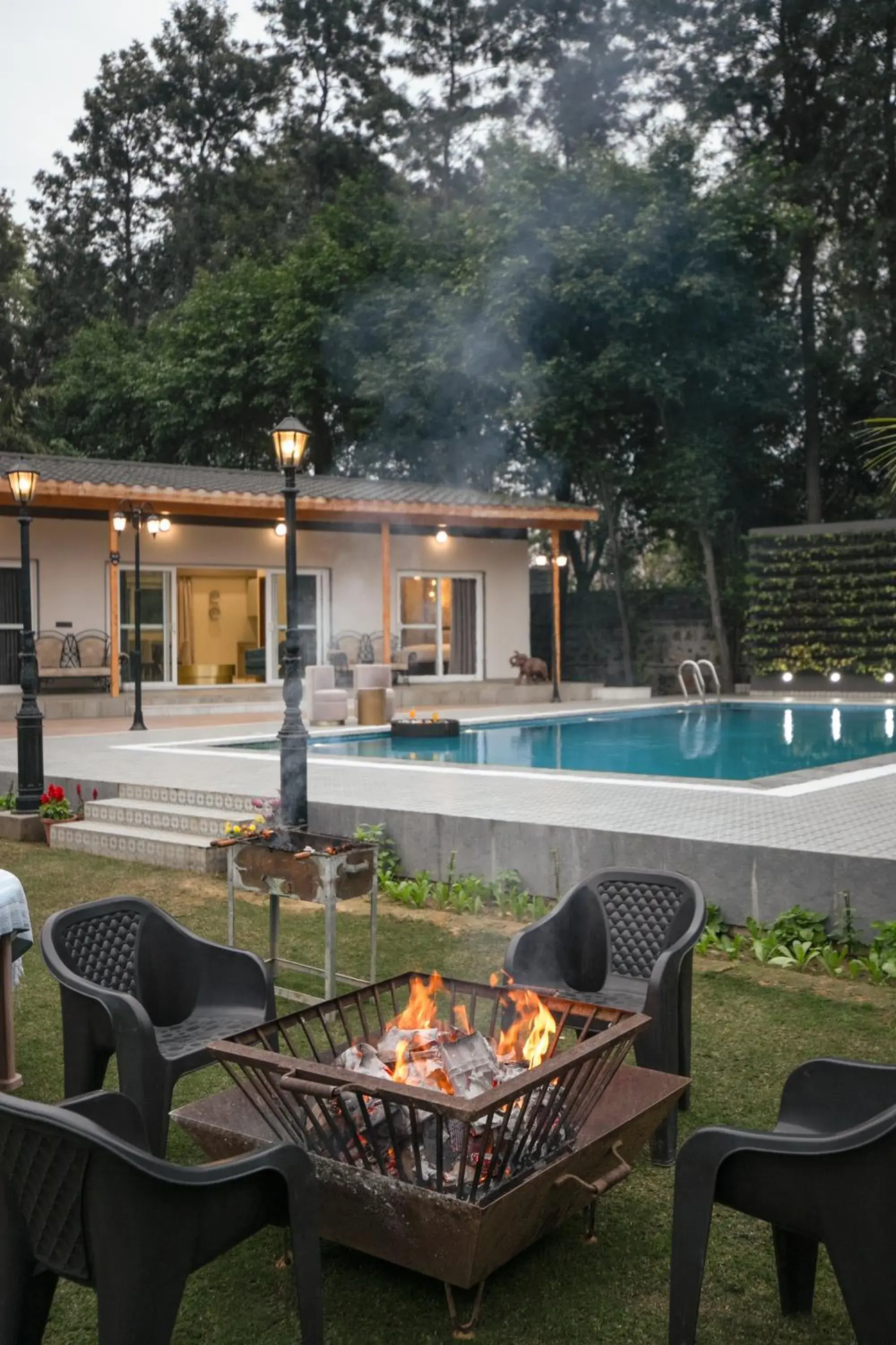 ELIVAAS 6 BHK Farmstay with Pvt Pool & Garden - Esh ELIVAAS 6 BHK Farmstay with Pvt Pool & Garden - Esh