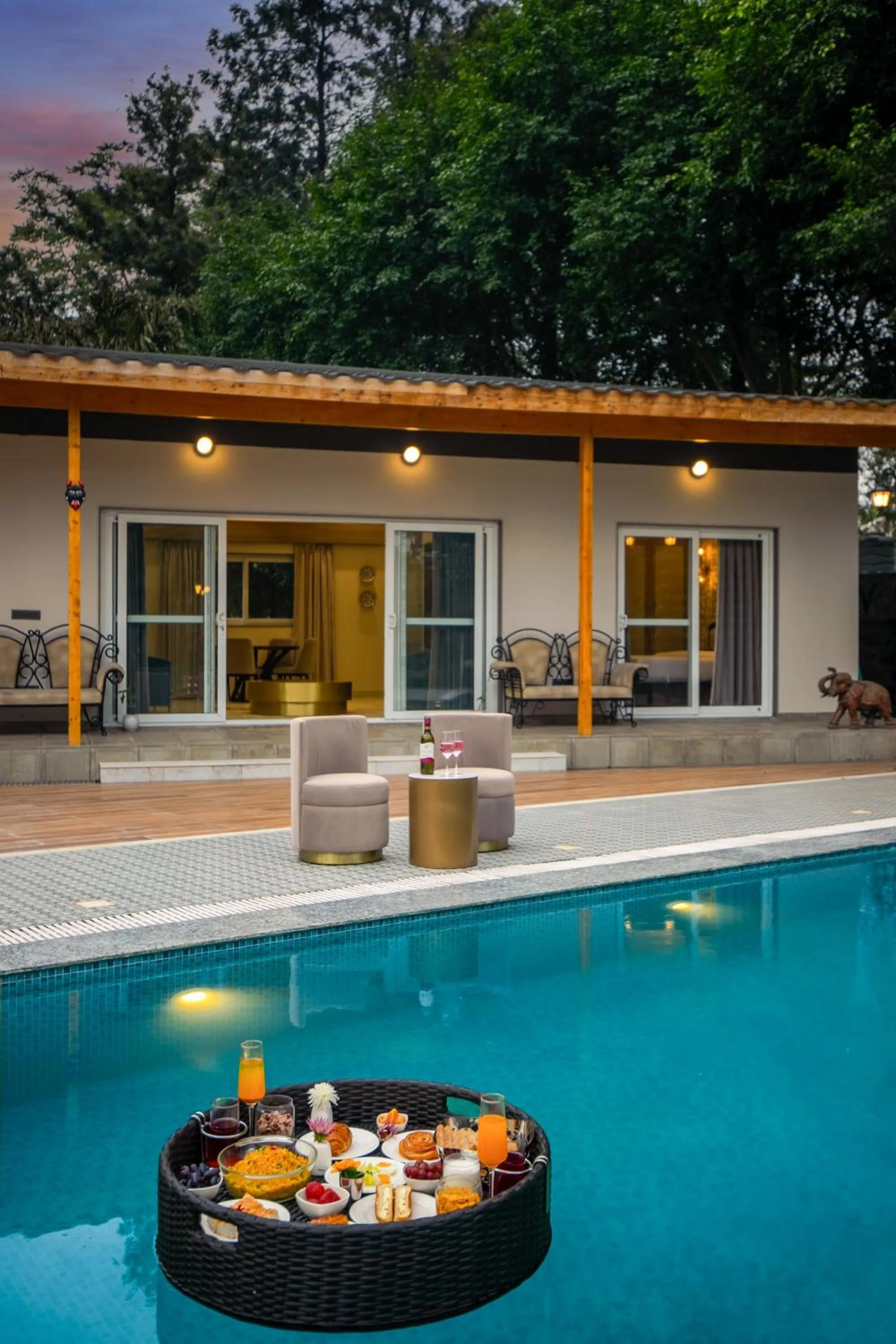 Property building in ELIVAAS 6 BHK Farmstay with Pvt Pool & Garden - Esh