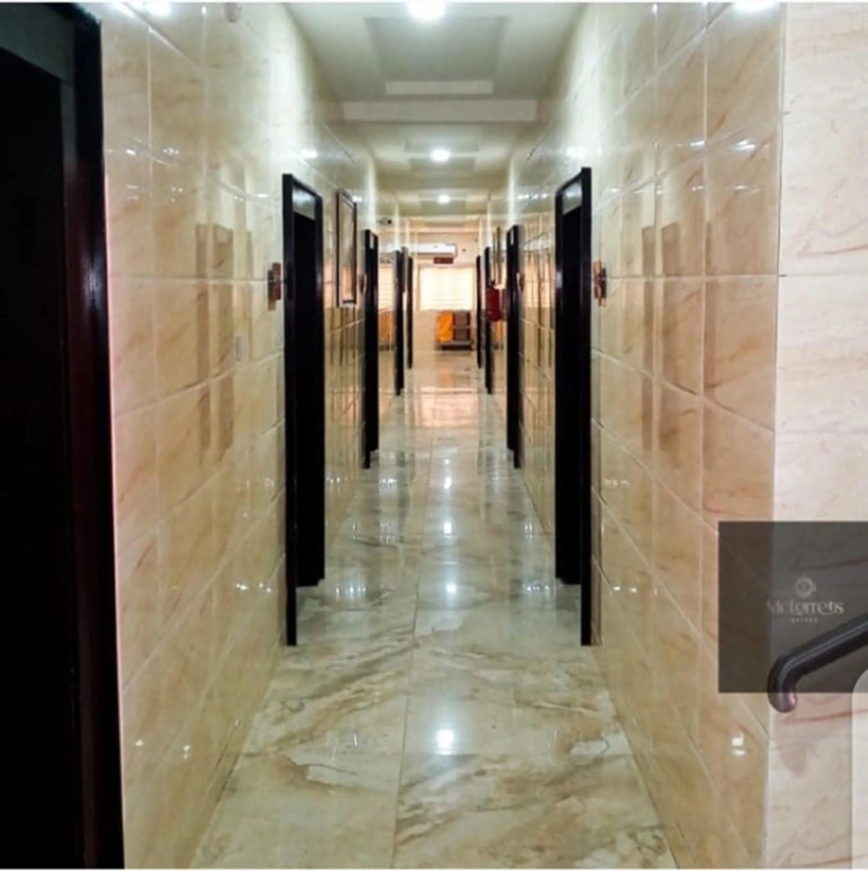 Area and facilities in MCLORRETS SUITES