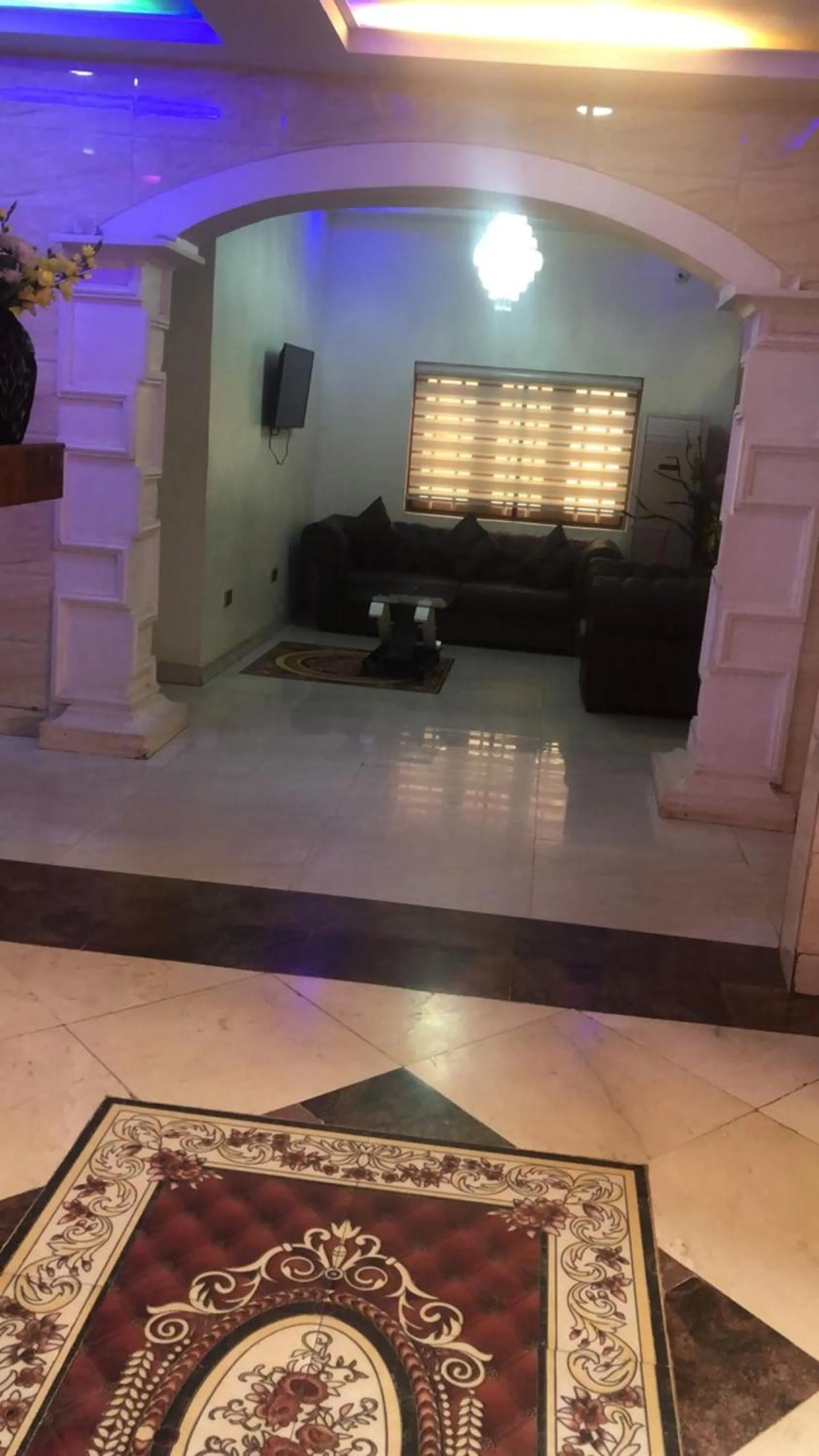 Lobby or reception in MCLORRETS SUITES