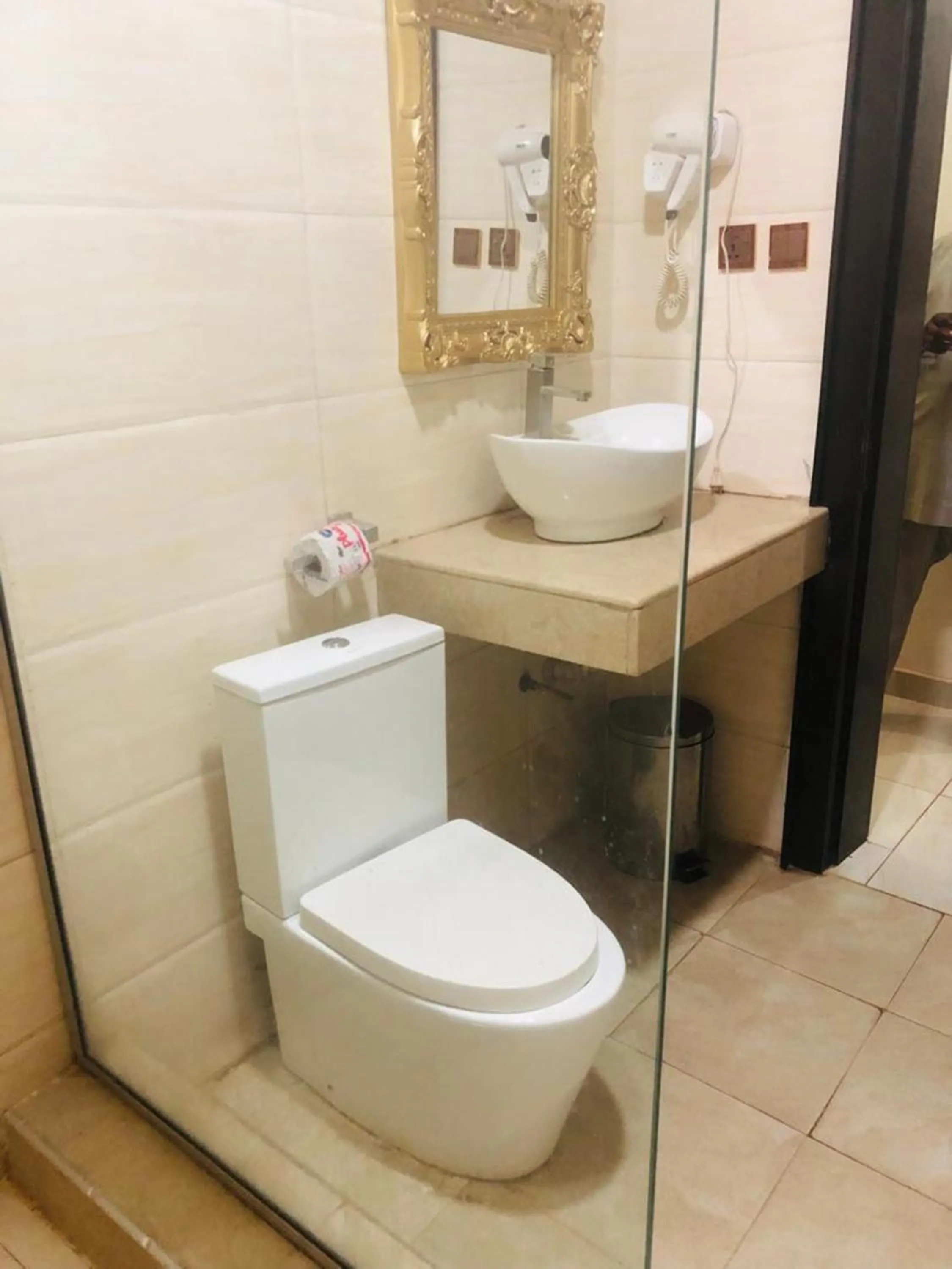 Bathroom in MCLORRETS SUITES