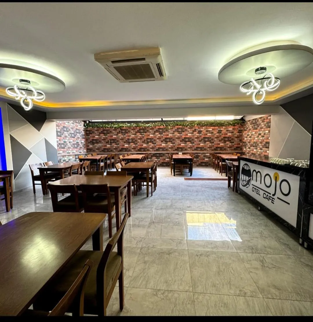 Restaurant/places to eat in Mojo Otel İzmir