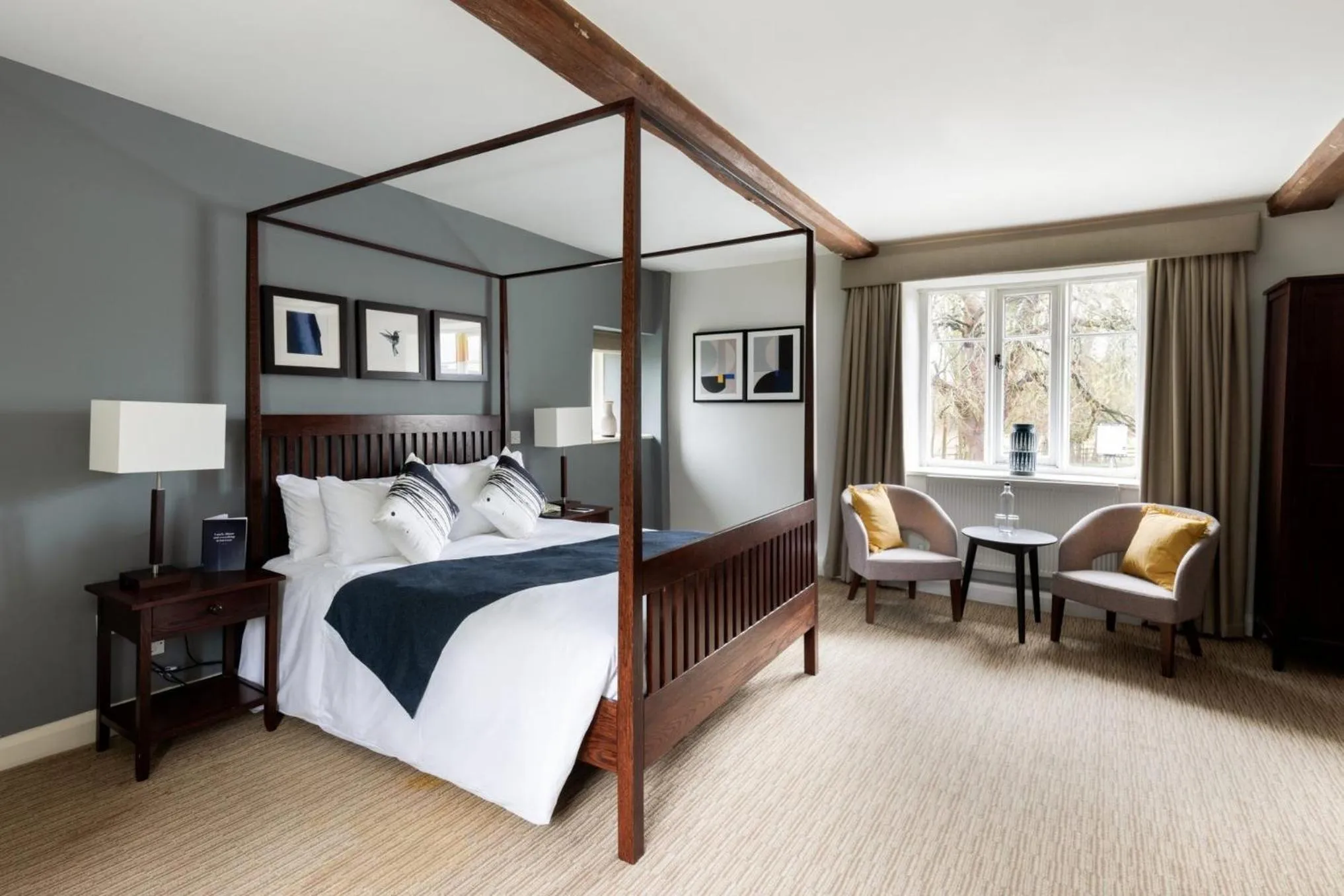 Photo of the whole room, Bed in voco Oxford Spires by IHG