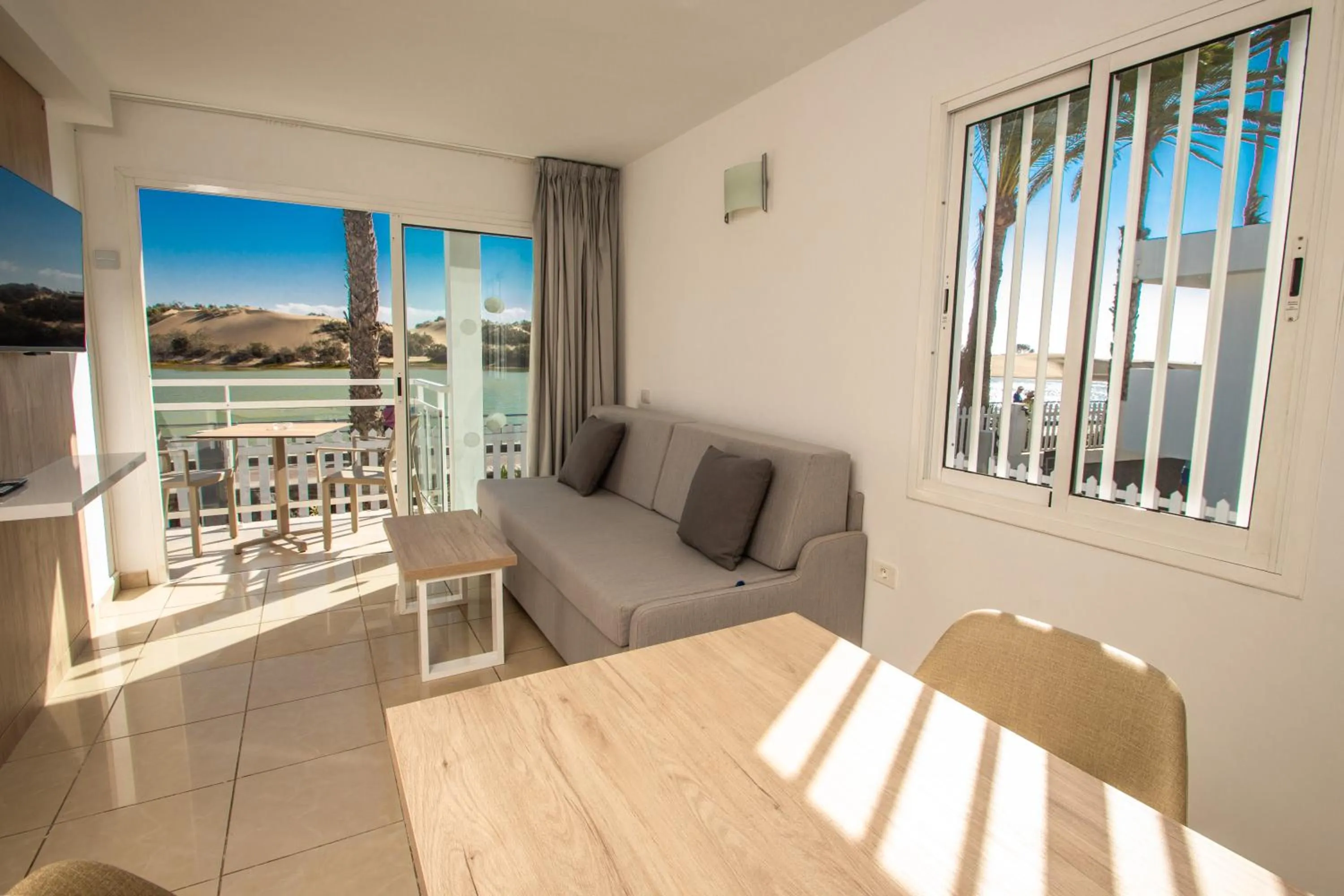 Sea view in Apartamentos Cocoteros