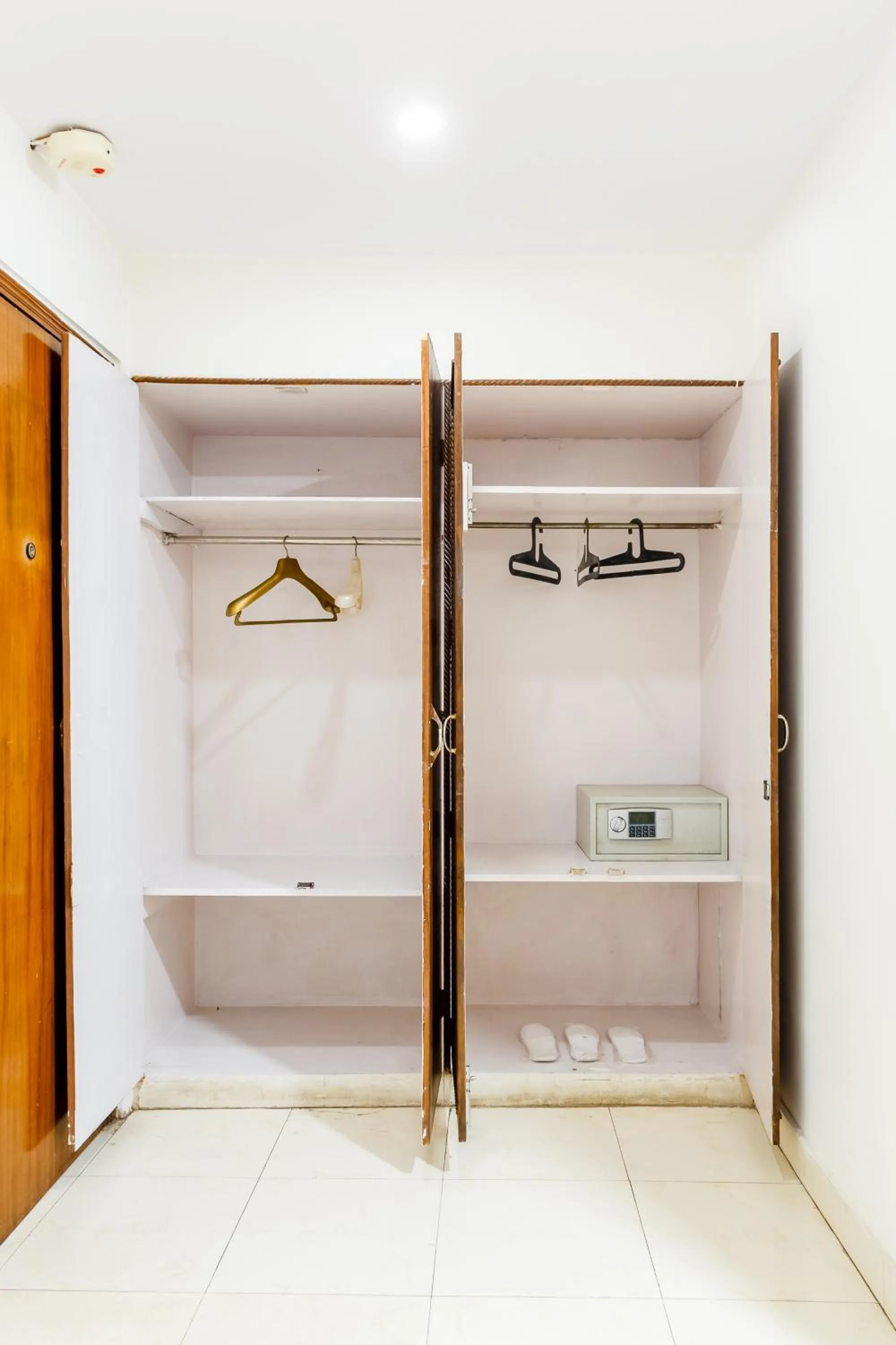 wardrobe in Hotel South Indian