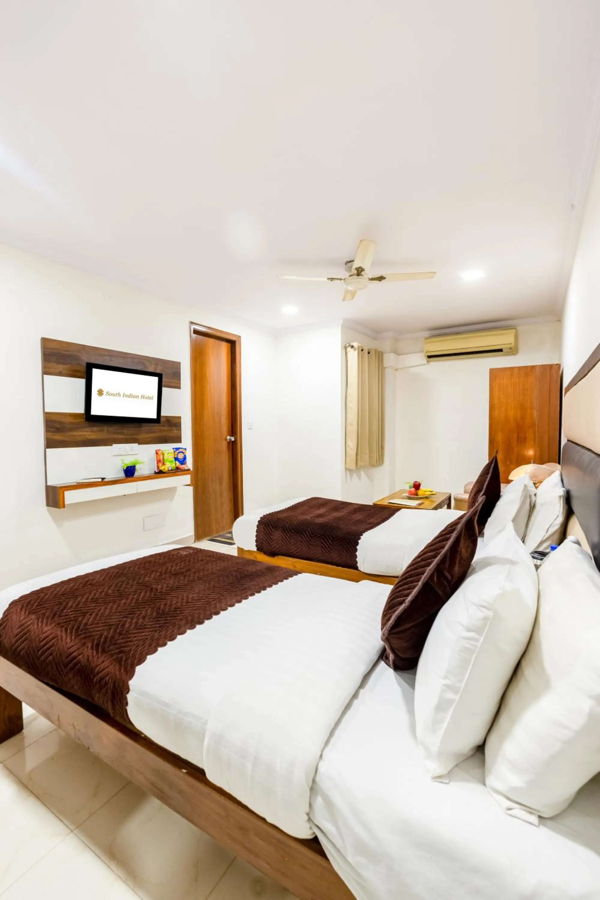 Bed in Hotel South Indian