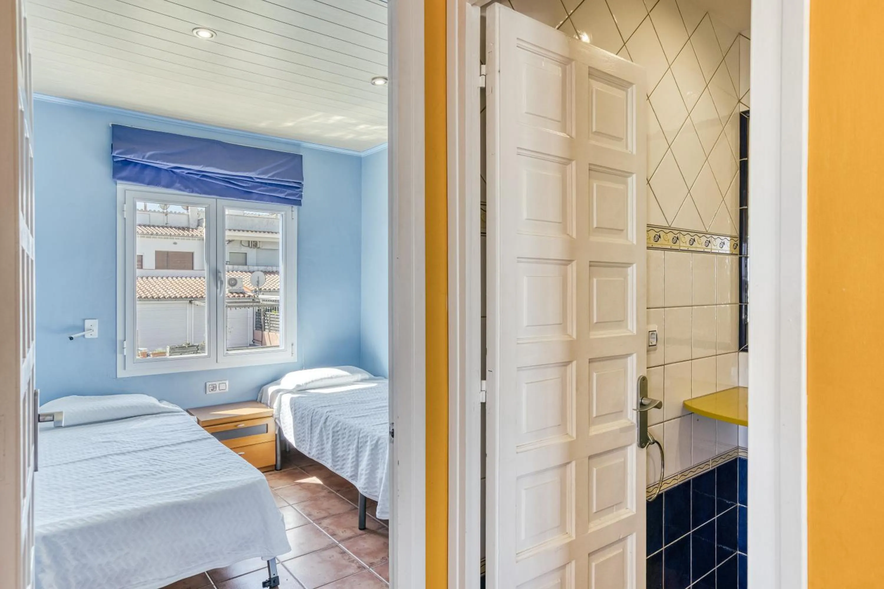 Property building, Bed in Mimosa