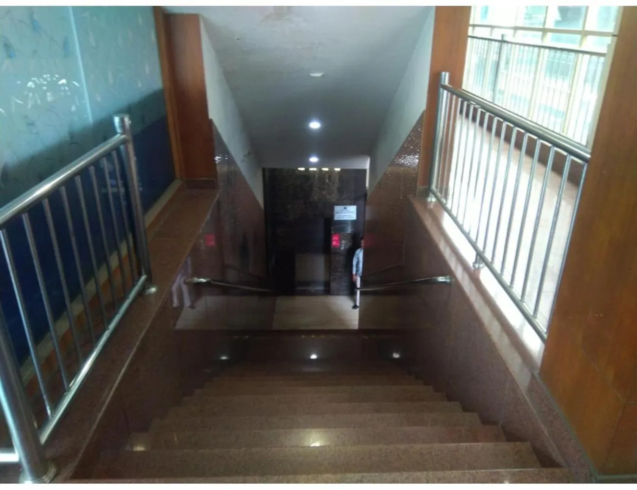 elevator in Hotel Blue Sapphire, Agra