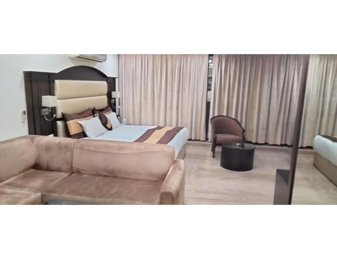 Bed in Hotel Blue Sapphire, Agra