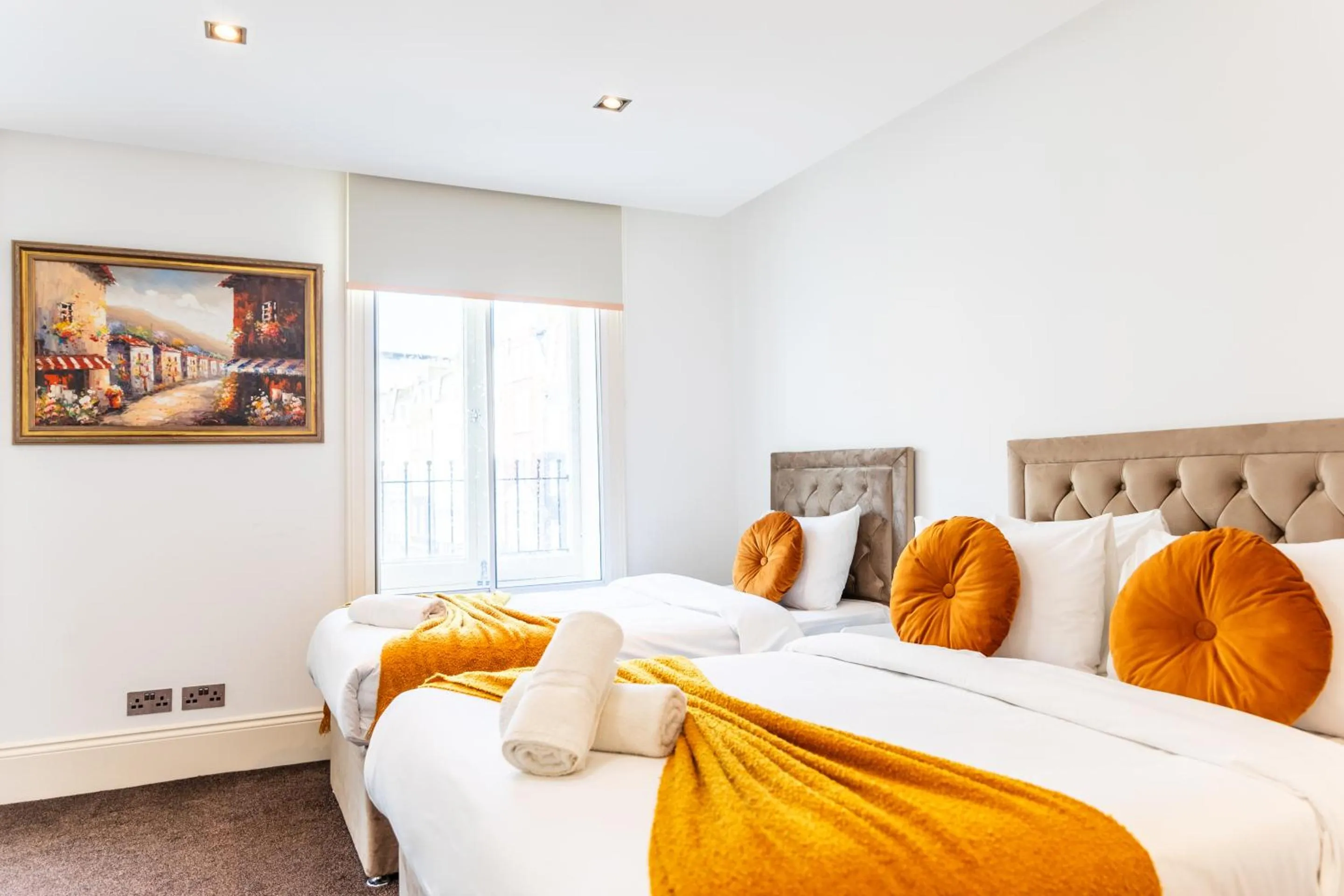 Bedroom, Bed in Mayfair Residences