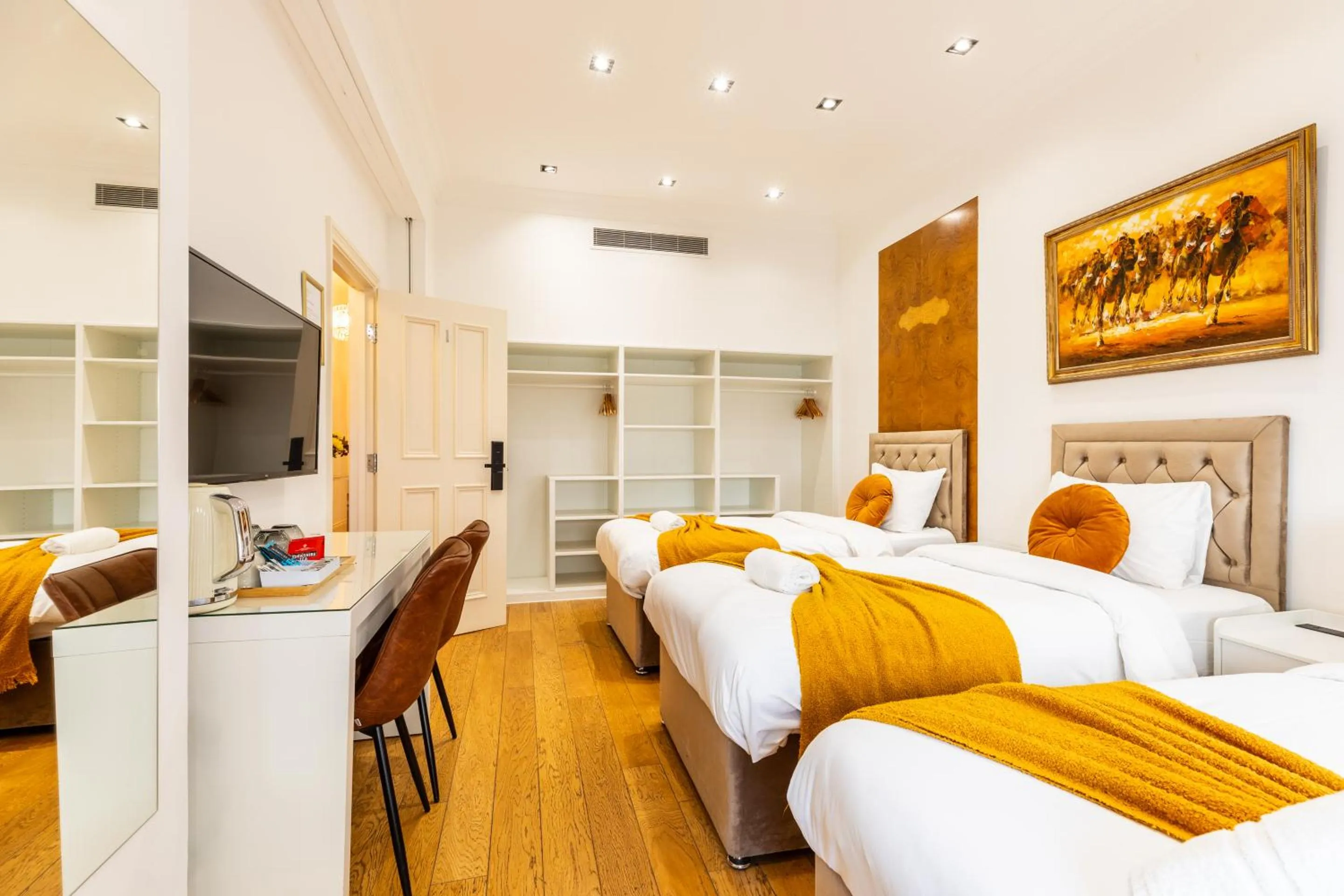 Bedroom, Bed in Mayfair Residences