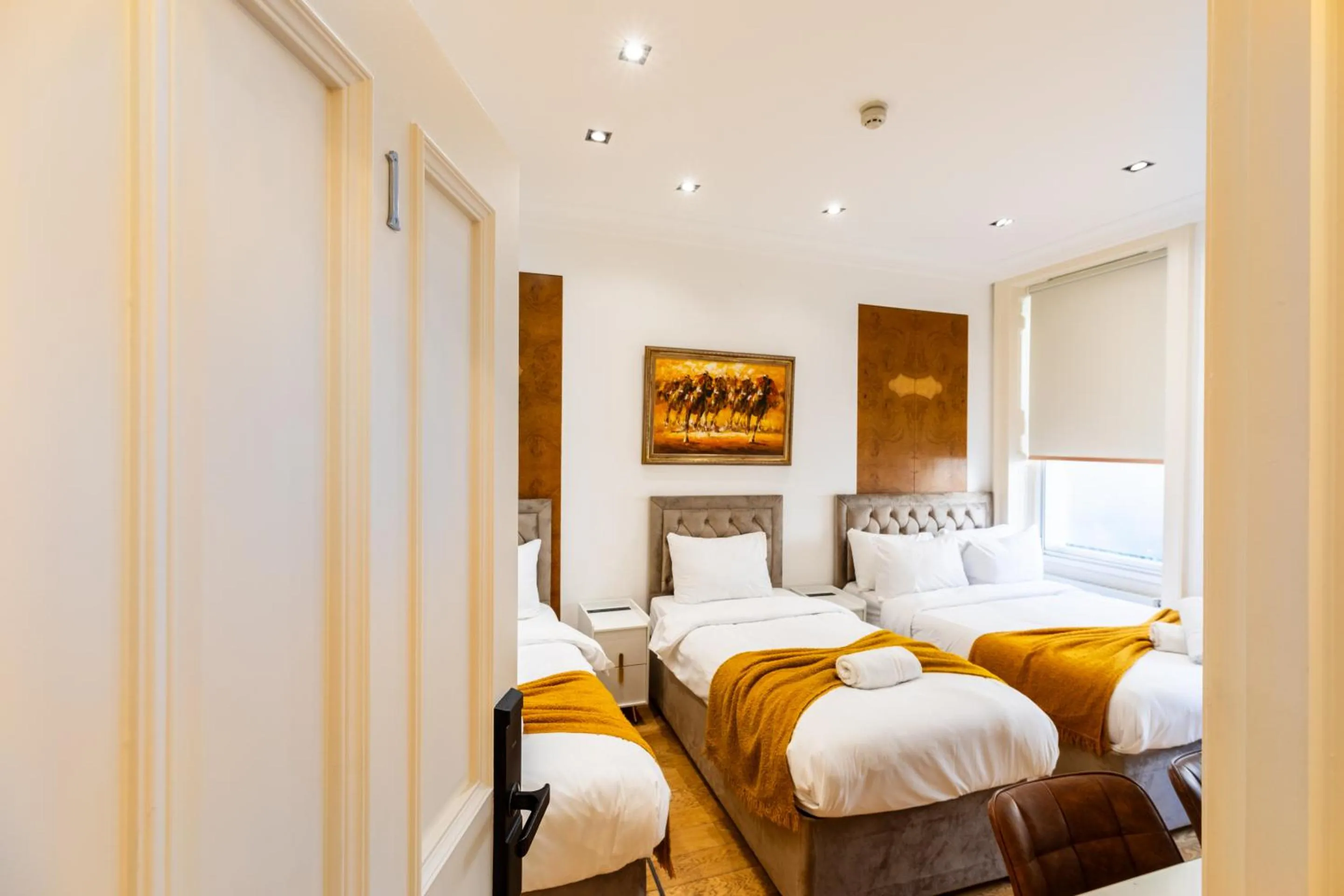 Bedroom, Bed in Mayfair Residences