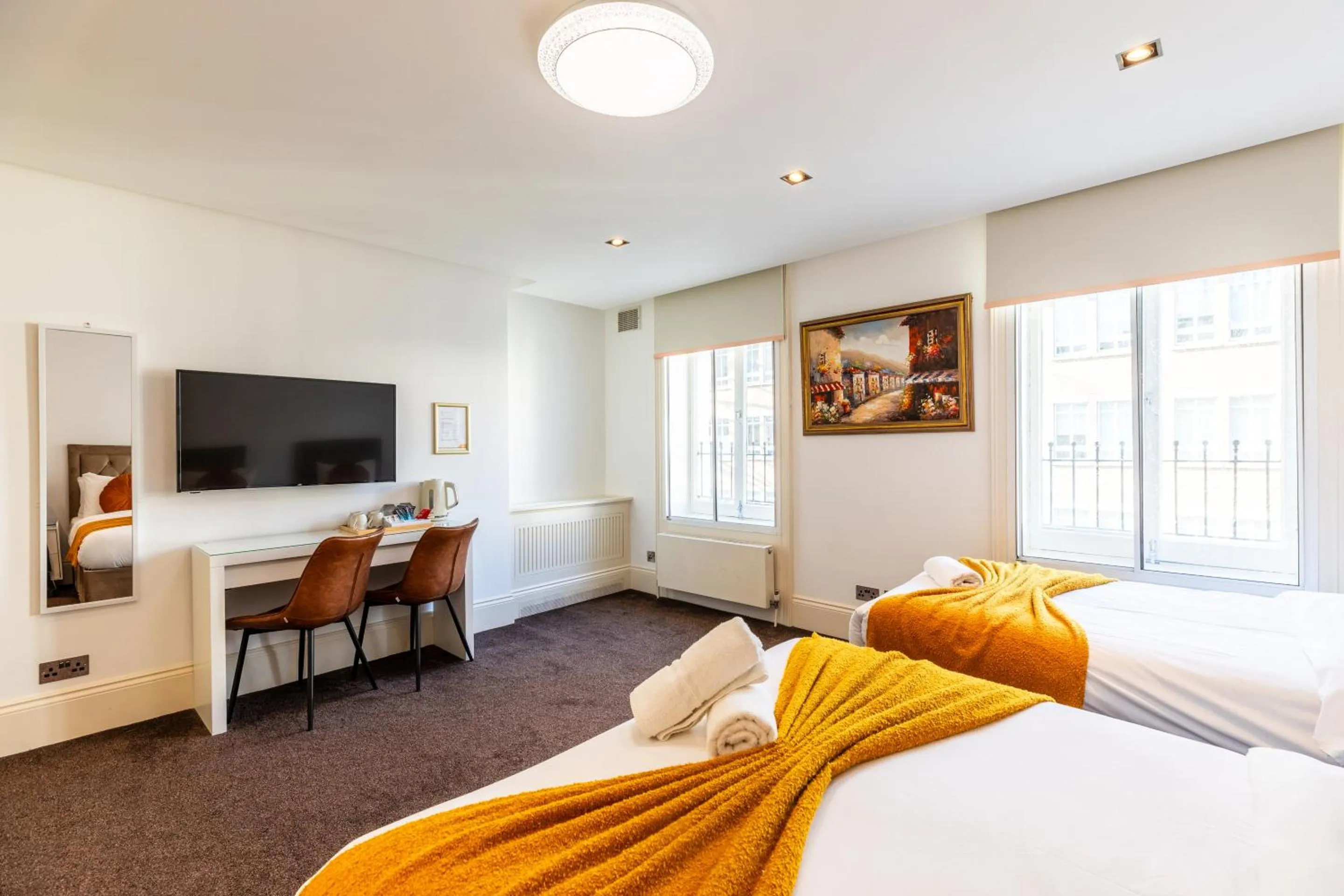 Bedroom, Bed in Mayfair Residences