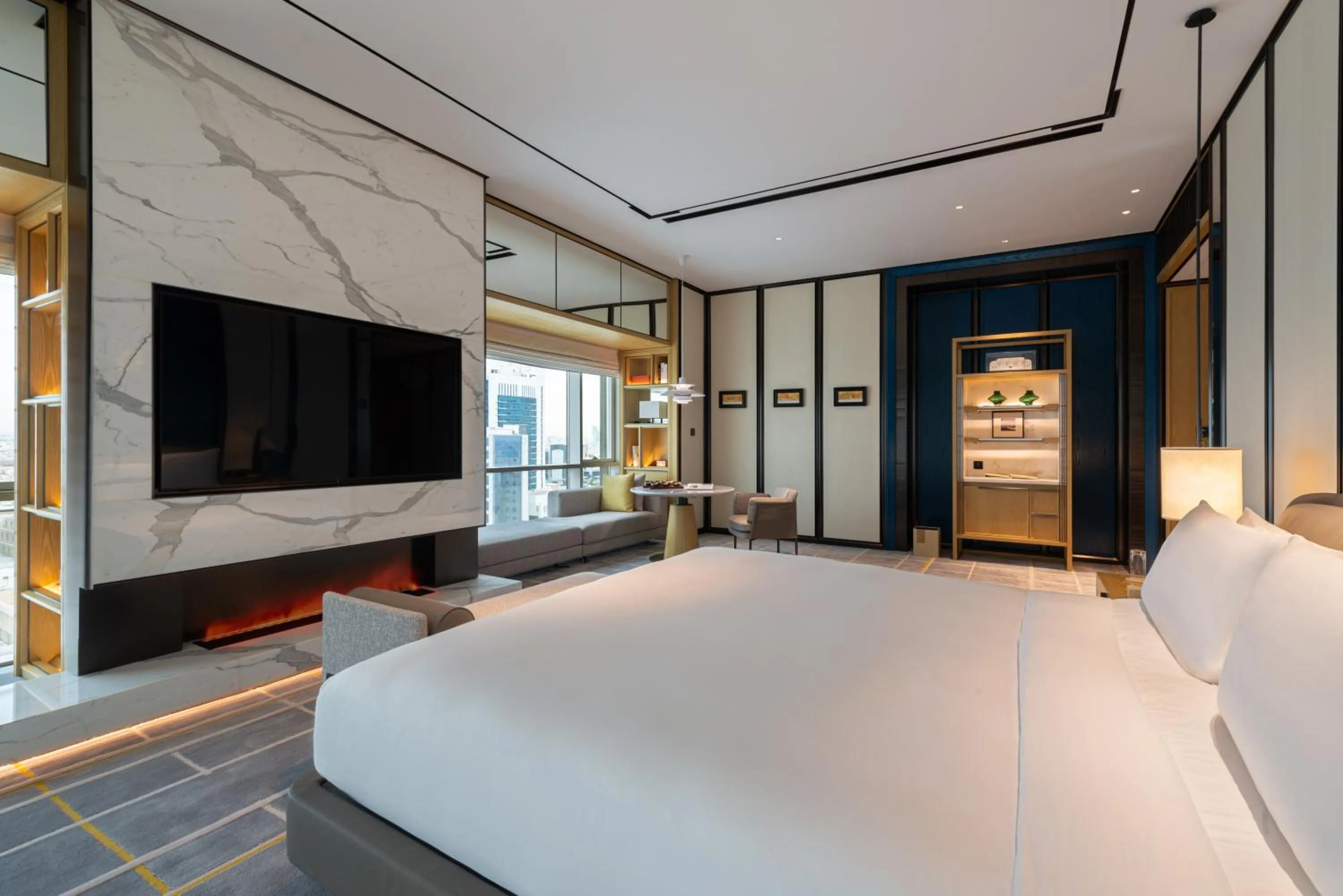 Bedroom, Bed in Narcissus The Royal Hotel