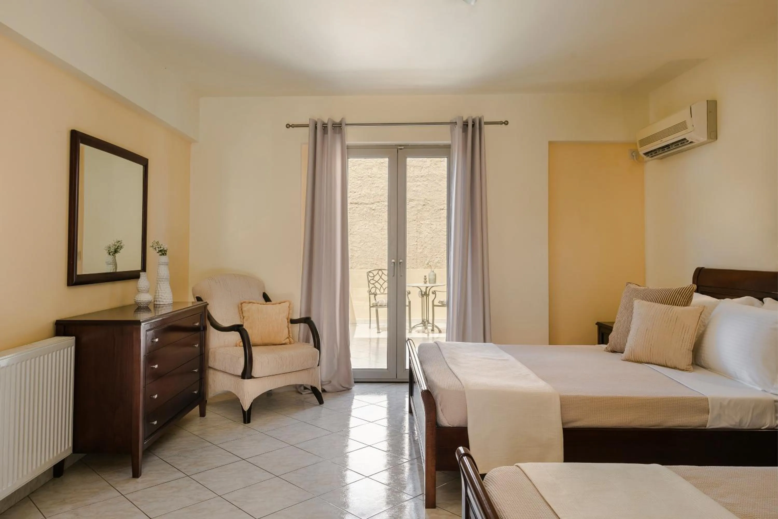 Photo of the whole room in Belle View Hotel - Sea View & Sunset