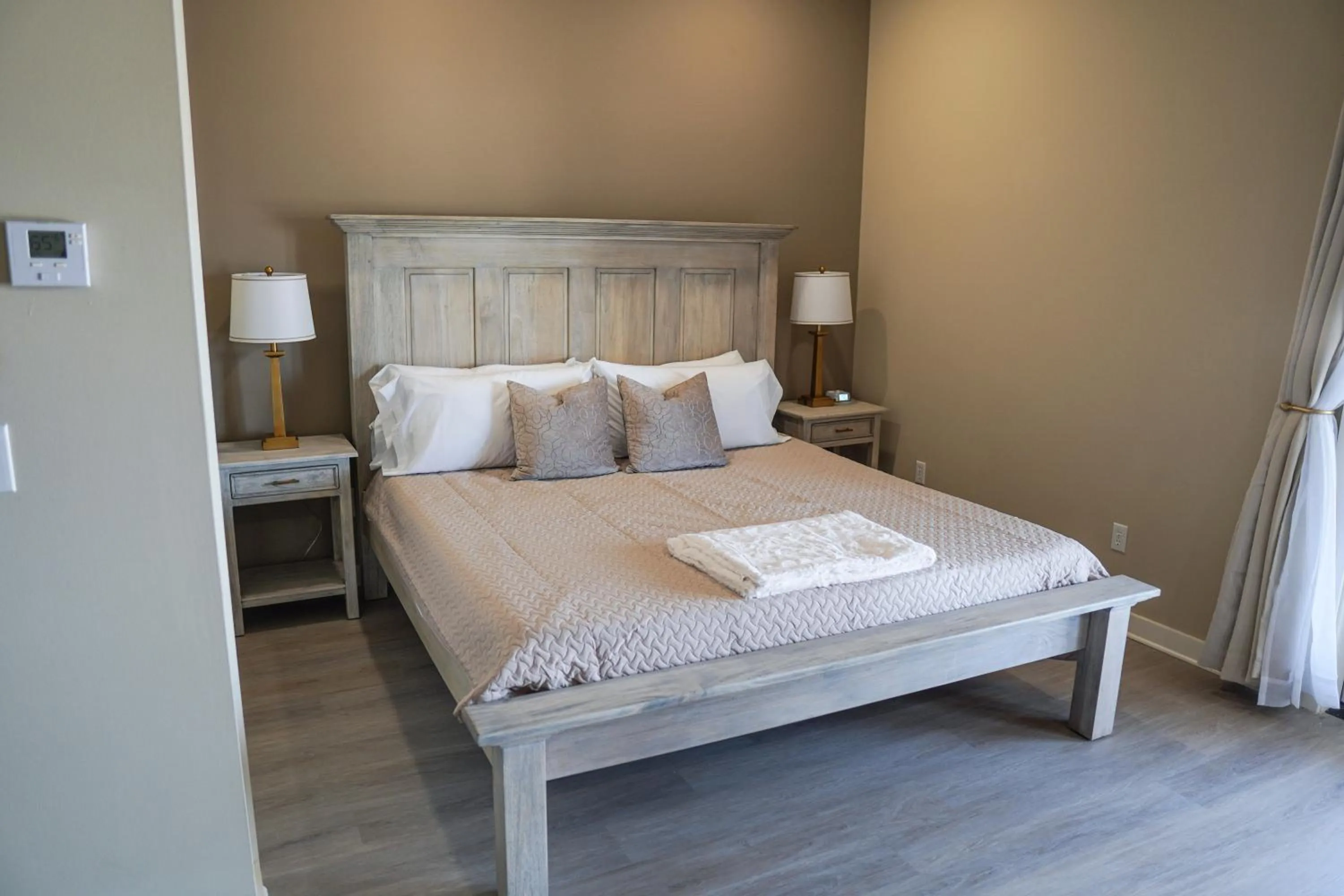 Bed in Hotel Whiskey in Pascagoula