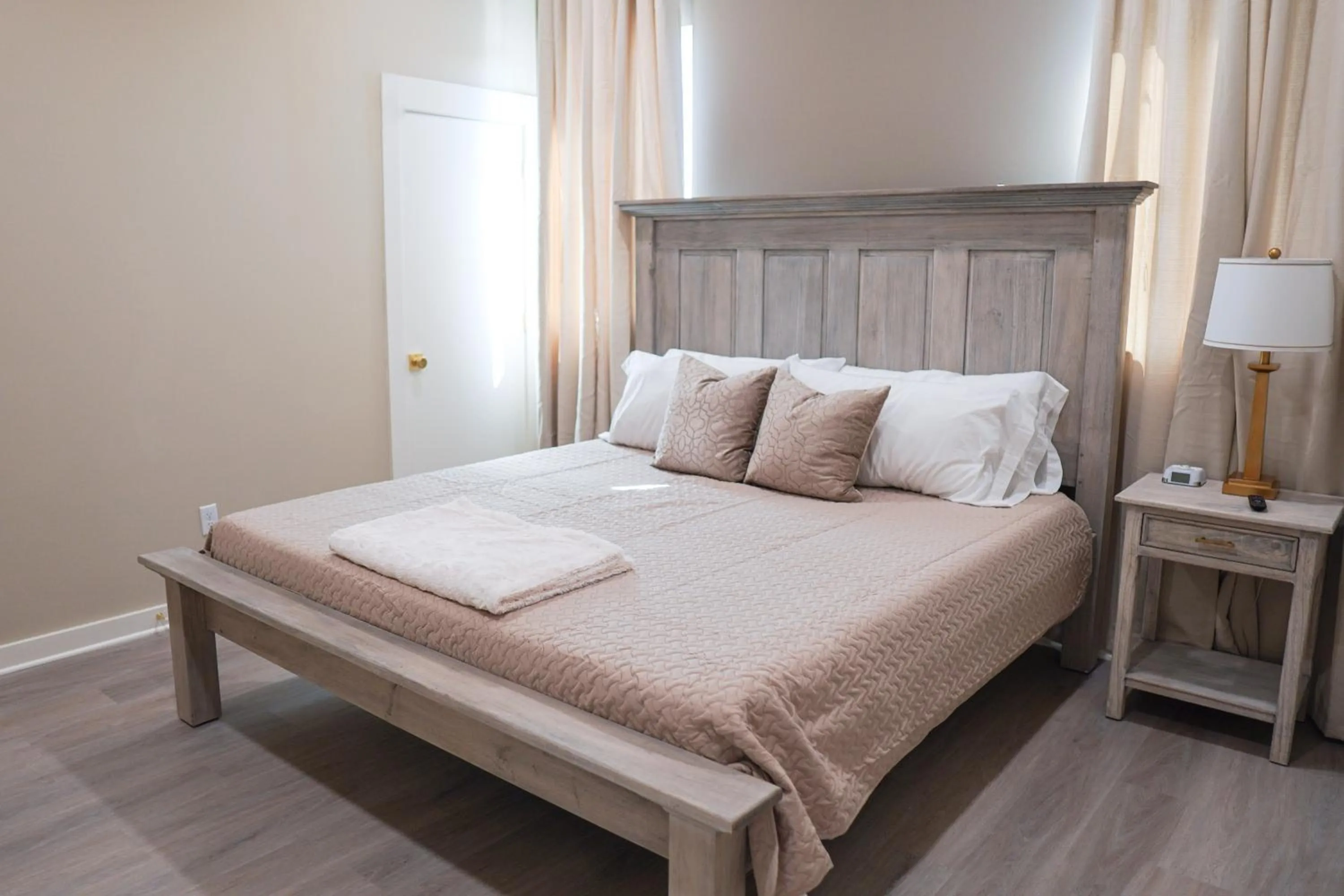 Bed in Hotel Whiskey in Pascagoula