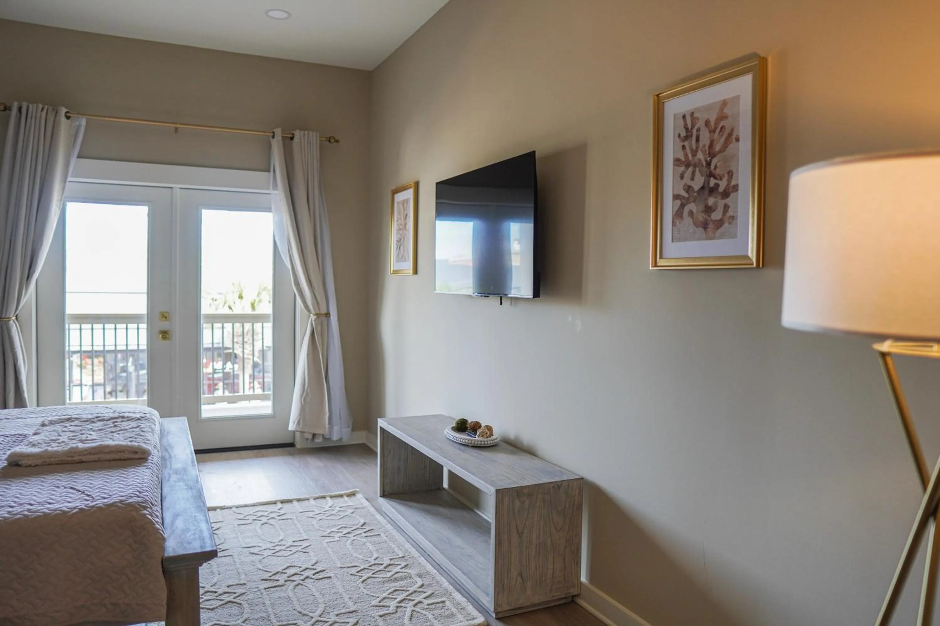 Bed in Hotel Whiskey in Pascagoula