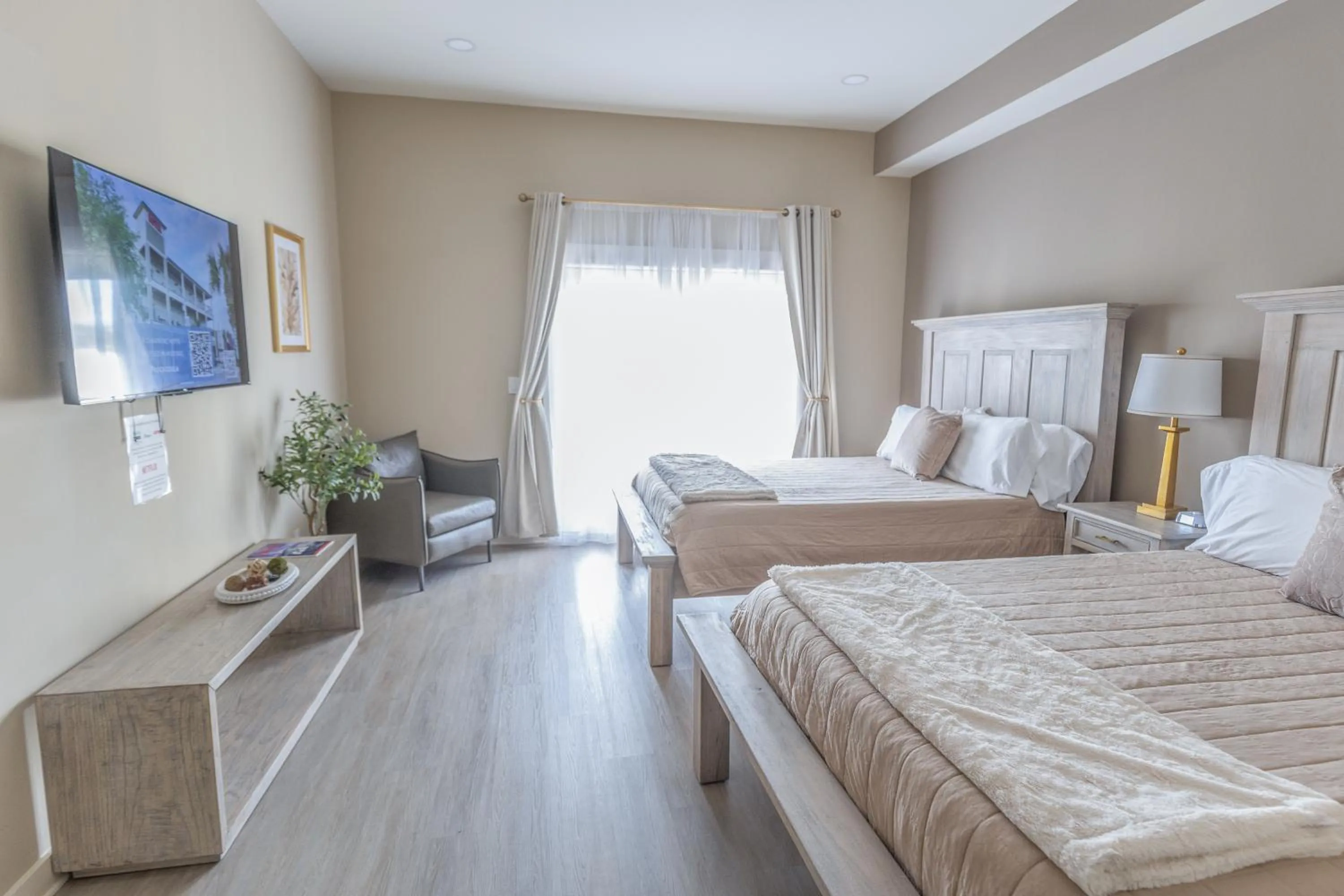 Bed in Hotel Whiskey in Pascagoula