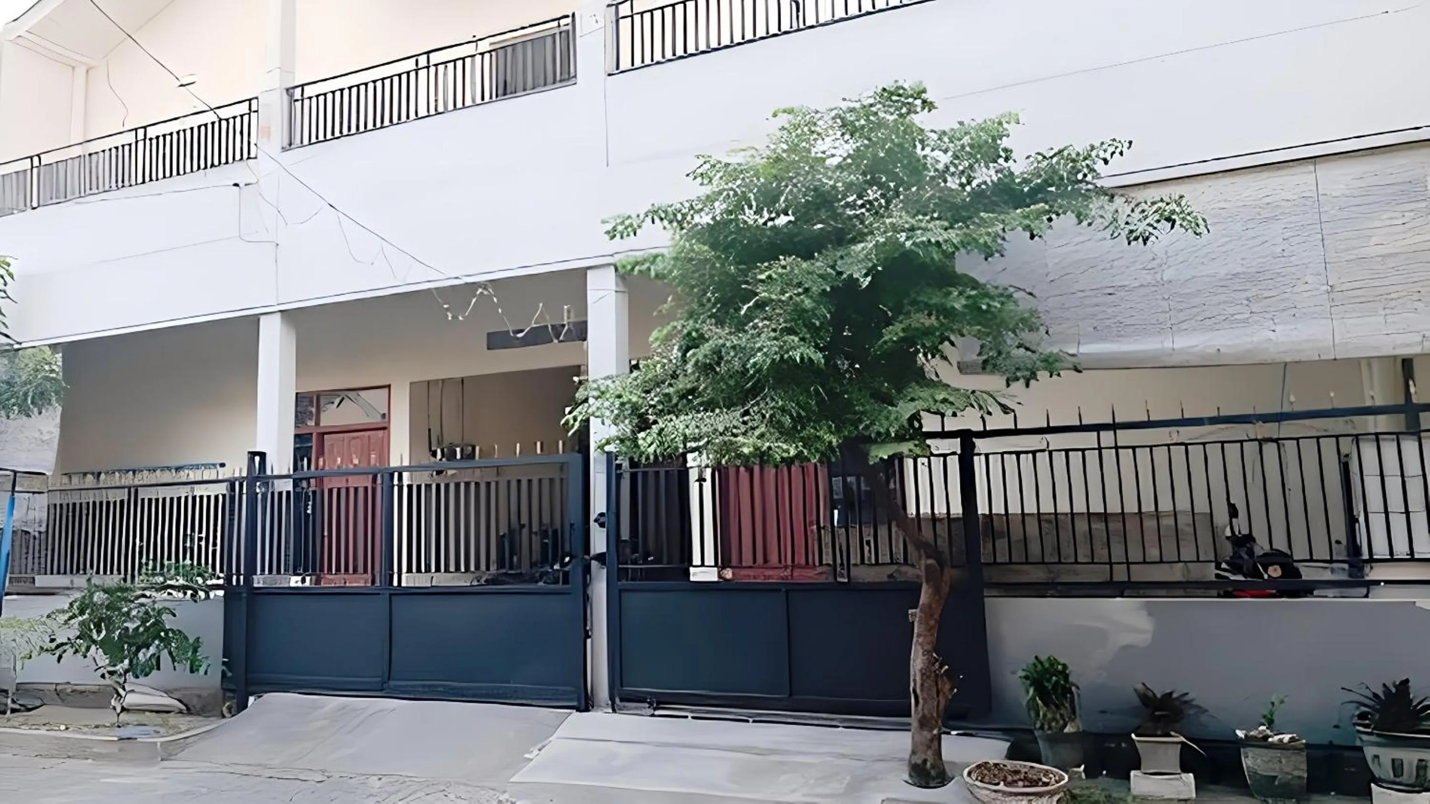 Facade/entrance in Hotel O Homestay Bu Sun SyariahNearTaman Rekreasi & Pemandian Taman Suruh