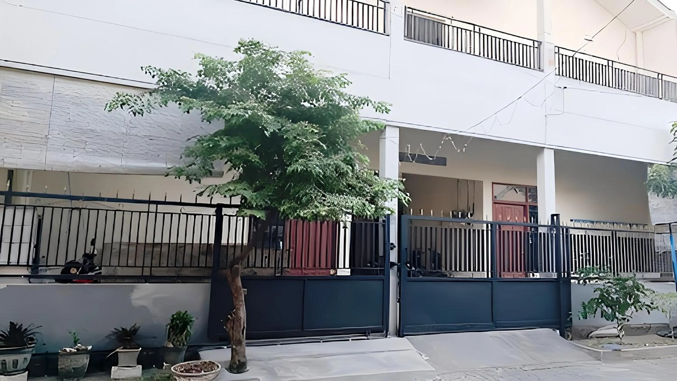 Facade/entrance in Hotel O Homestay Bu Sun SyariahNearTaman Rekreasi & Pemandian Taman Suruh