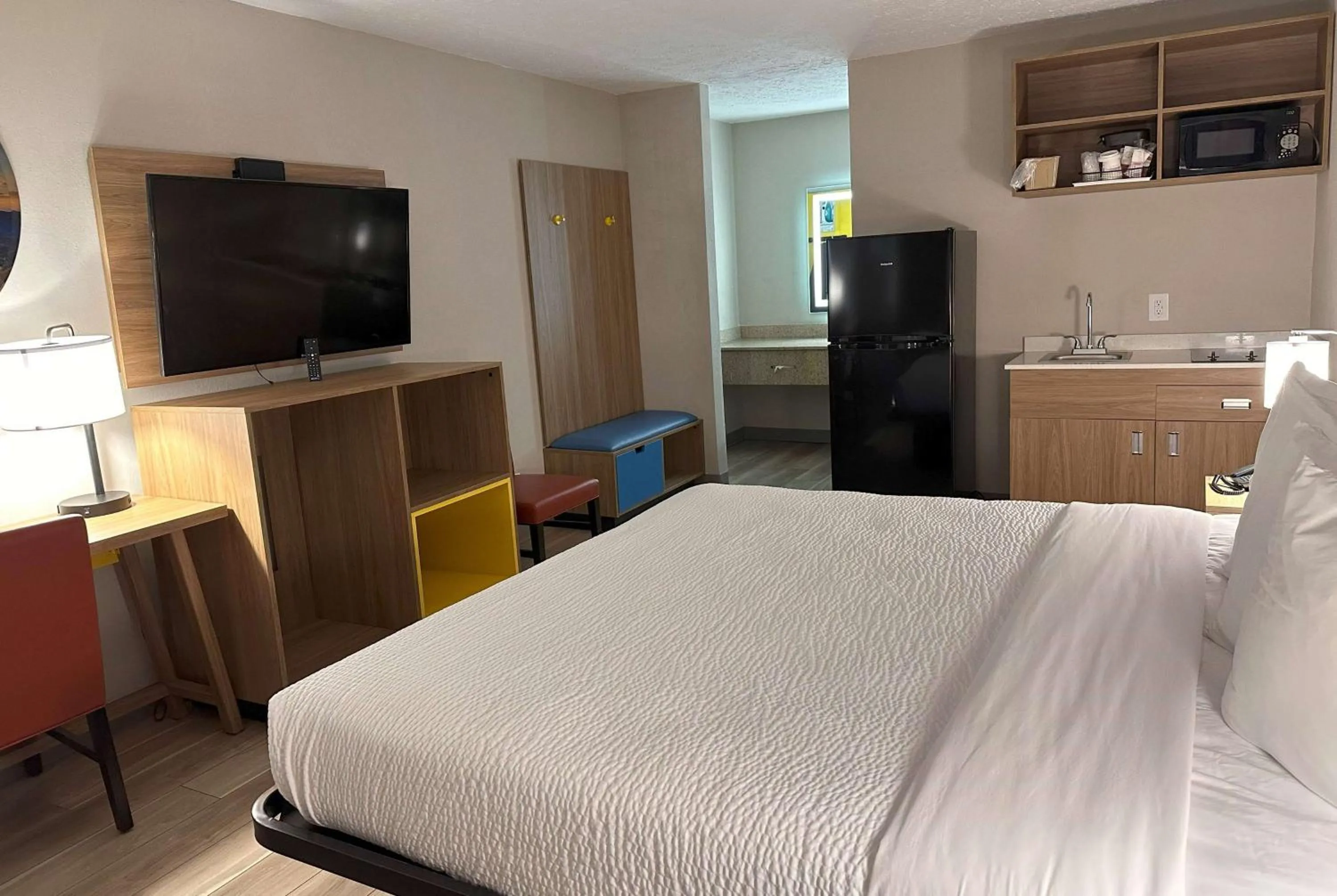 Photo of the whole room, Bed in Days Inn by Wyndham Kings Dominion Doswell