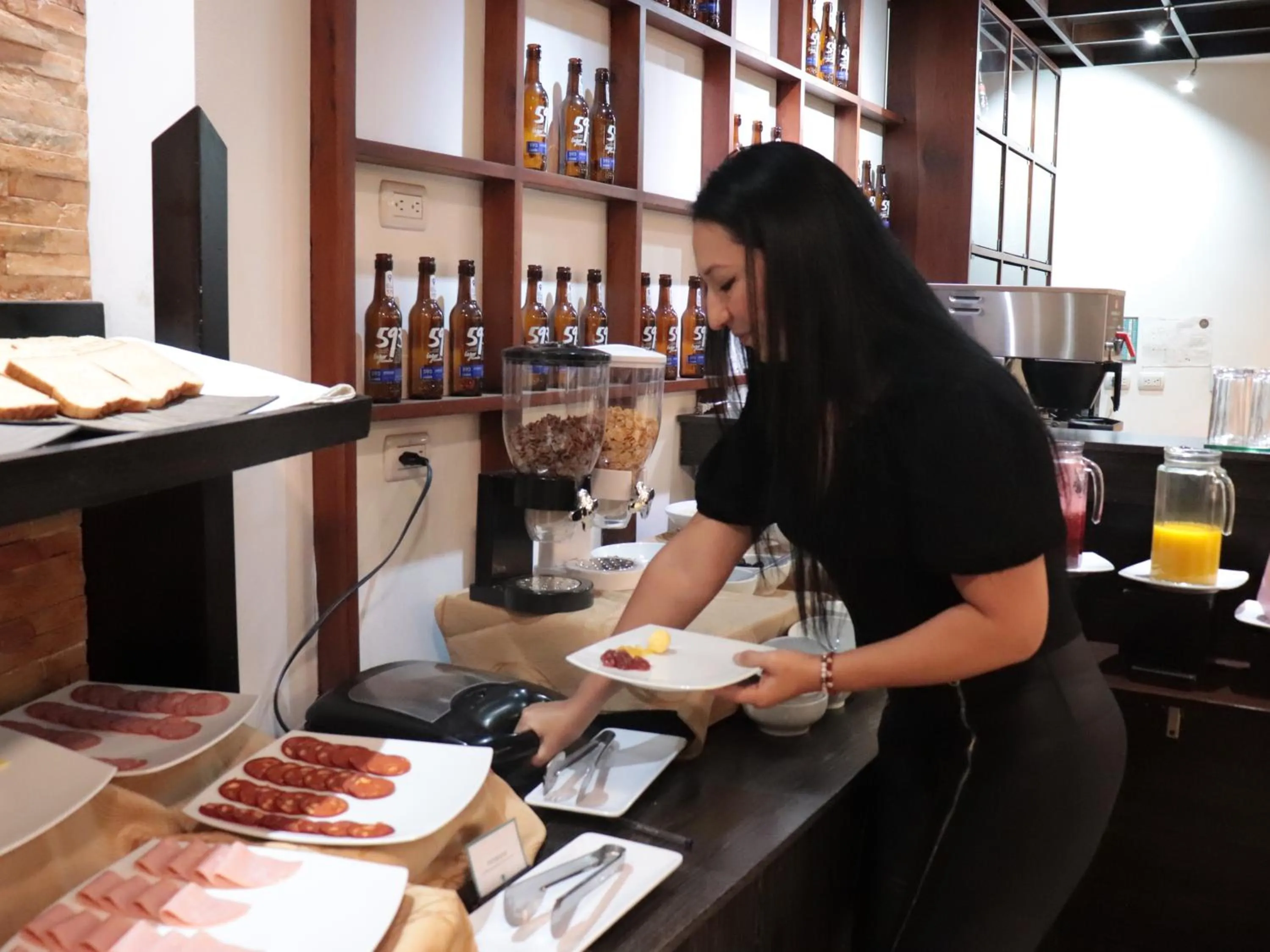 Restaurant/places to eat in Hotel Valgus