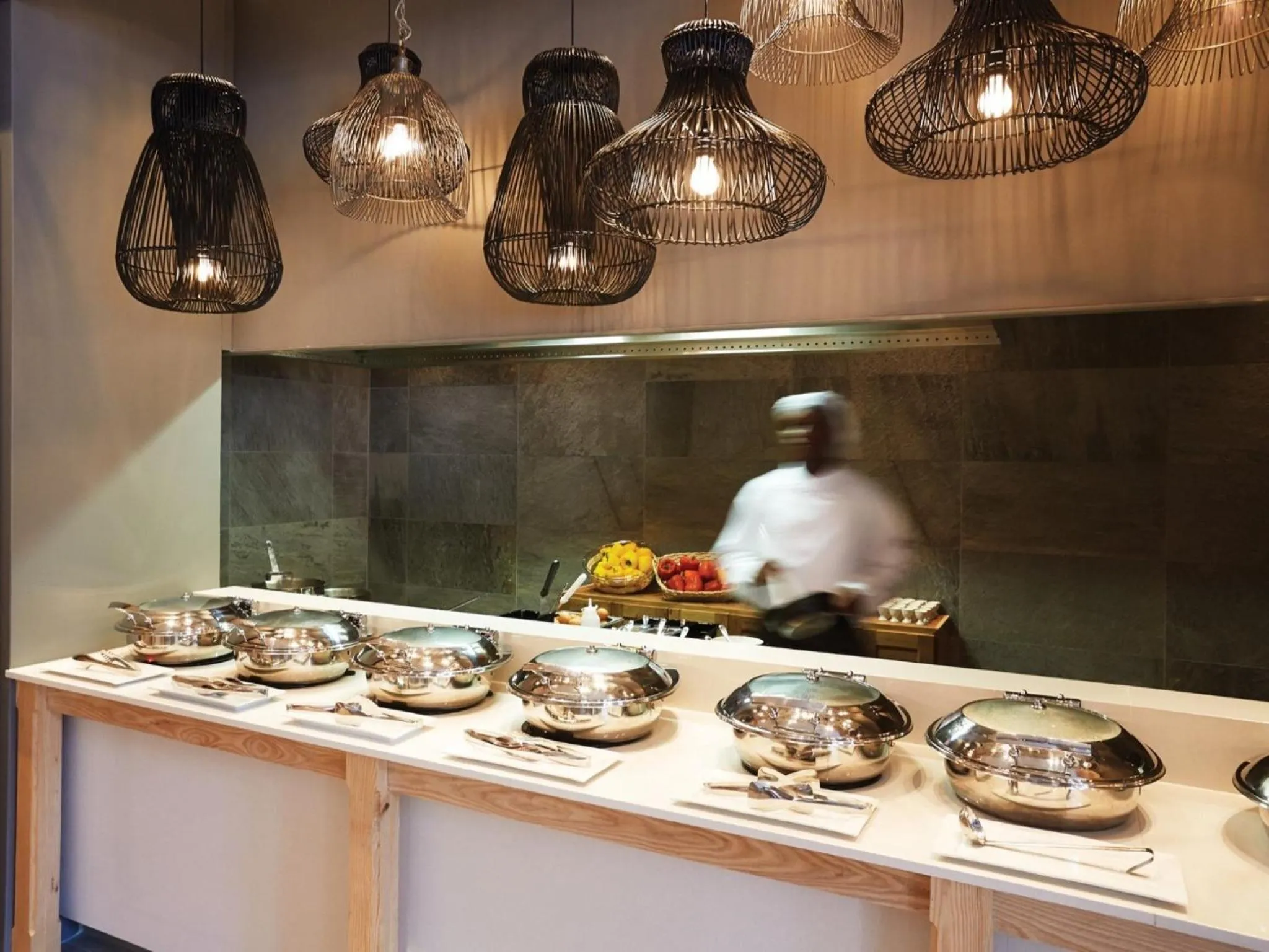 Restaurant/places to eat in Eden Bleu Hotel