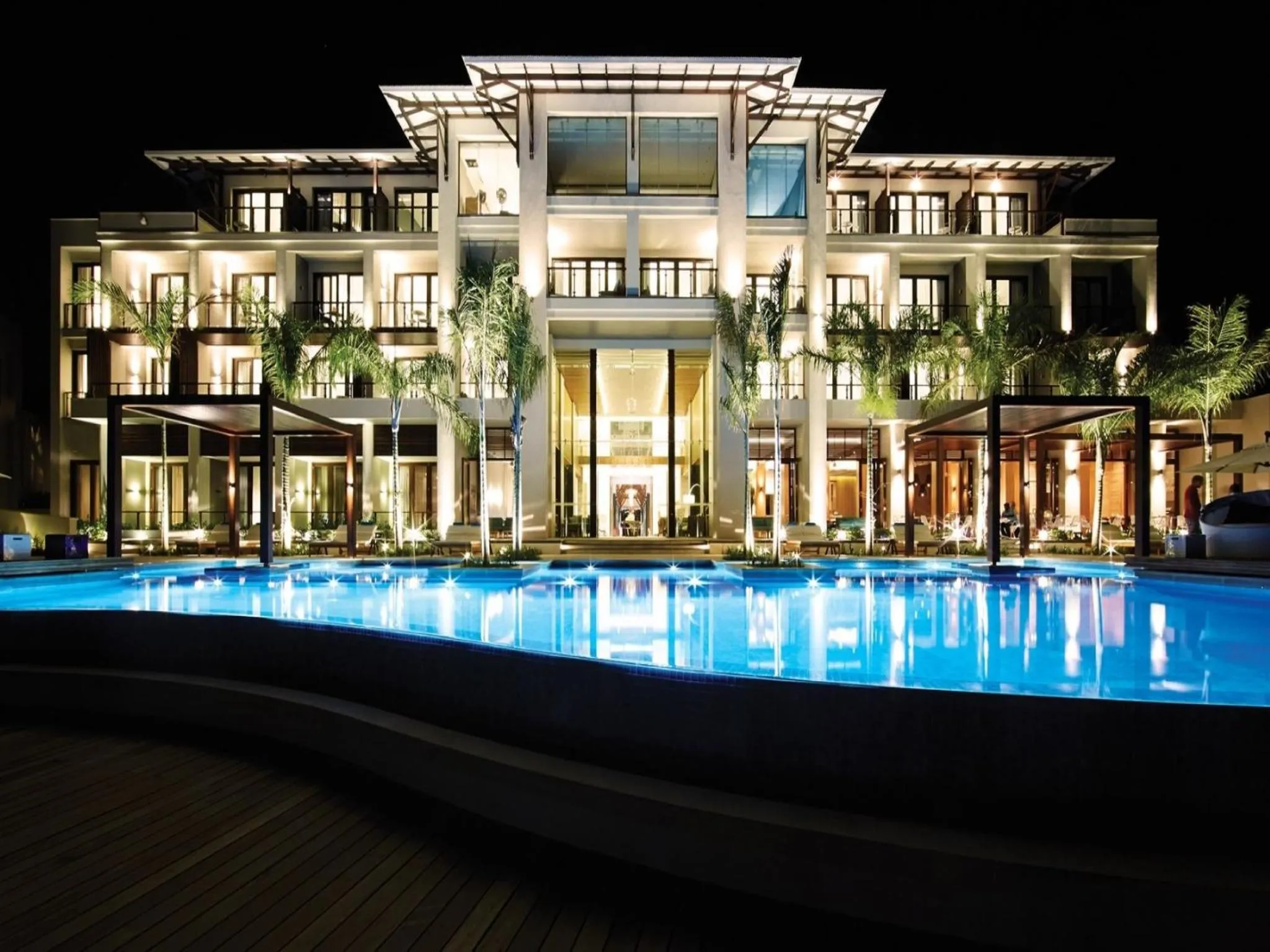 Facade/entrance in Eden Bleu Hotel