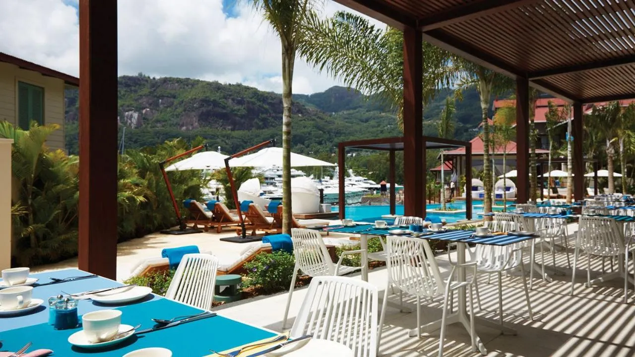 Restaurant/places to eat in Eden Bleu Hotel