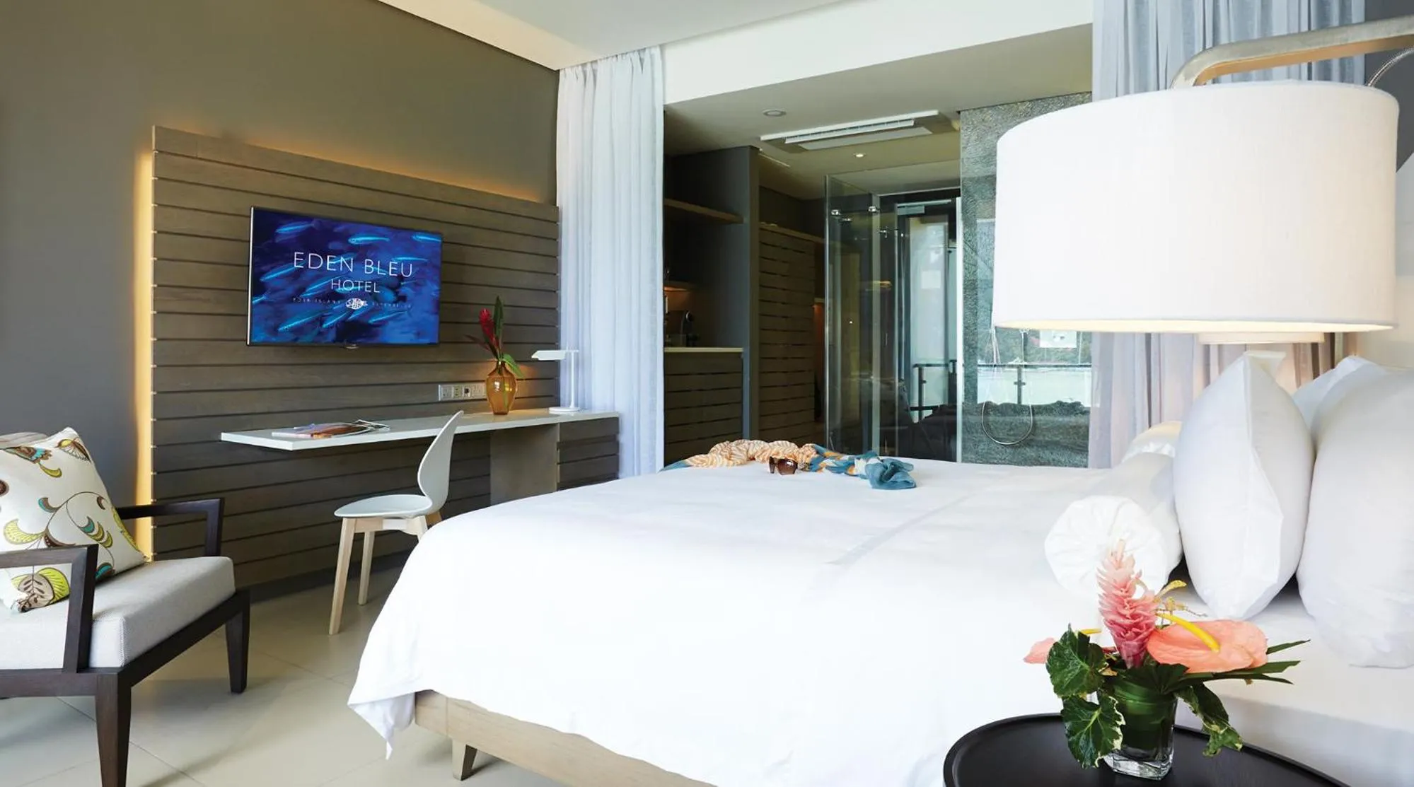 Bed in Eden Bleu Hotel