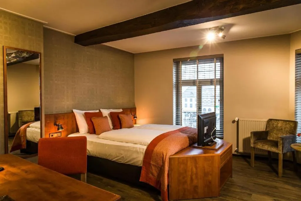 Bed in Hotel De Limbourg