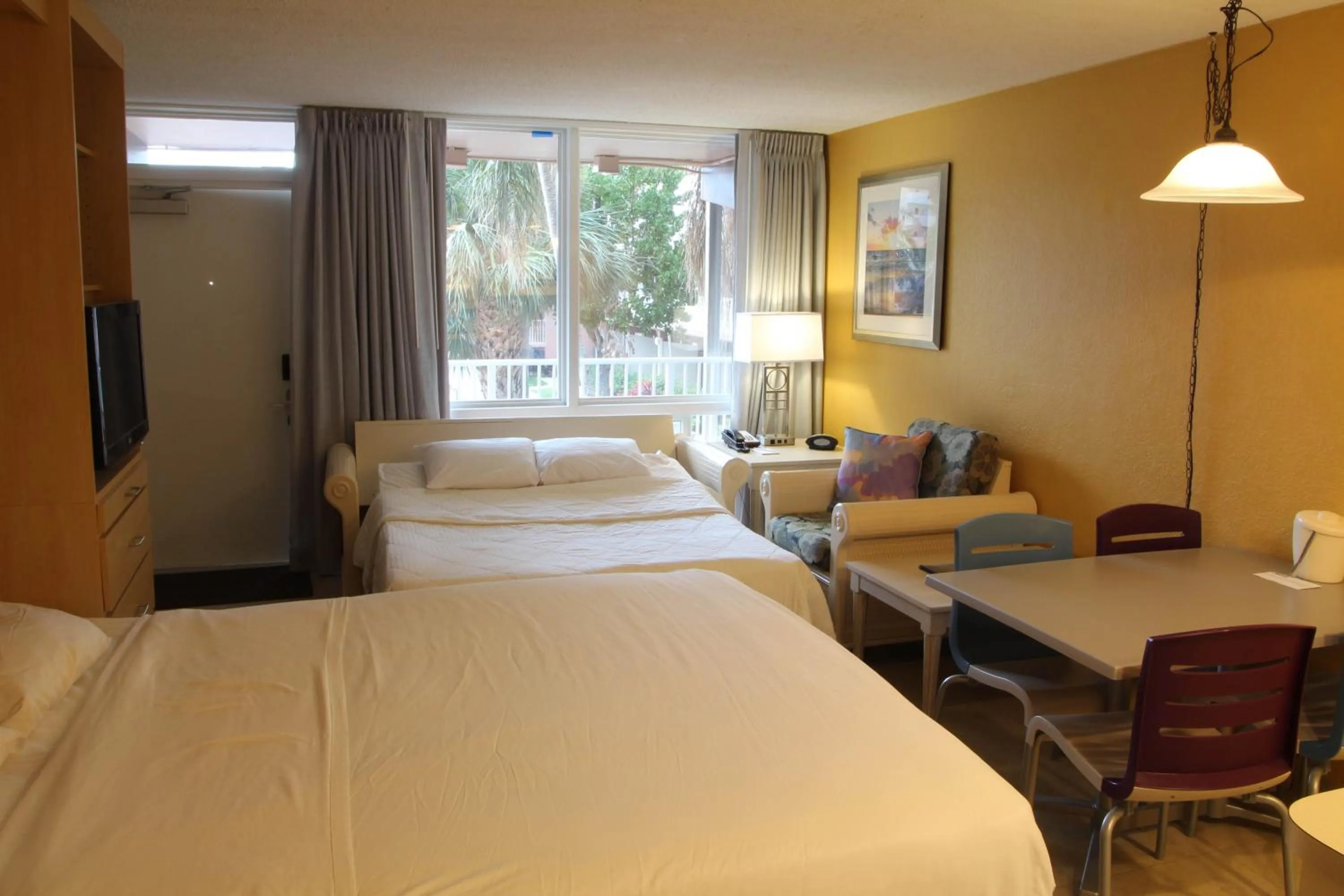 Photo of the whole room, Bed in Canada House Pompano Beach