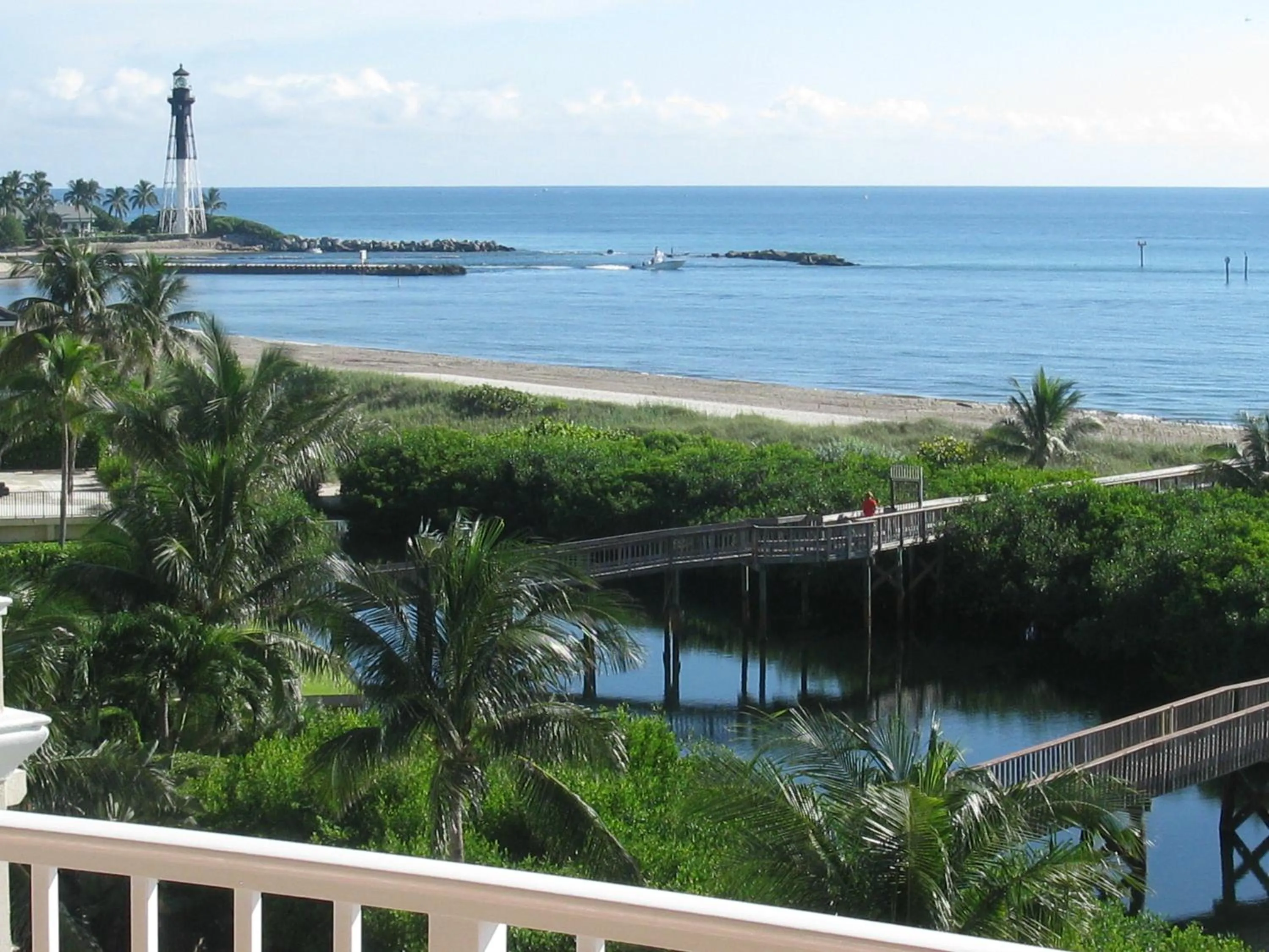 Beach in Canada House Pompano Beach
