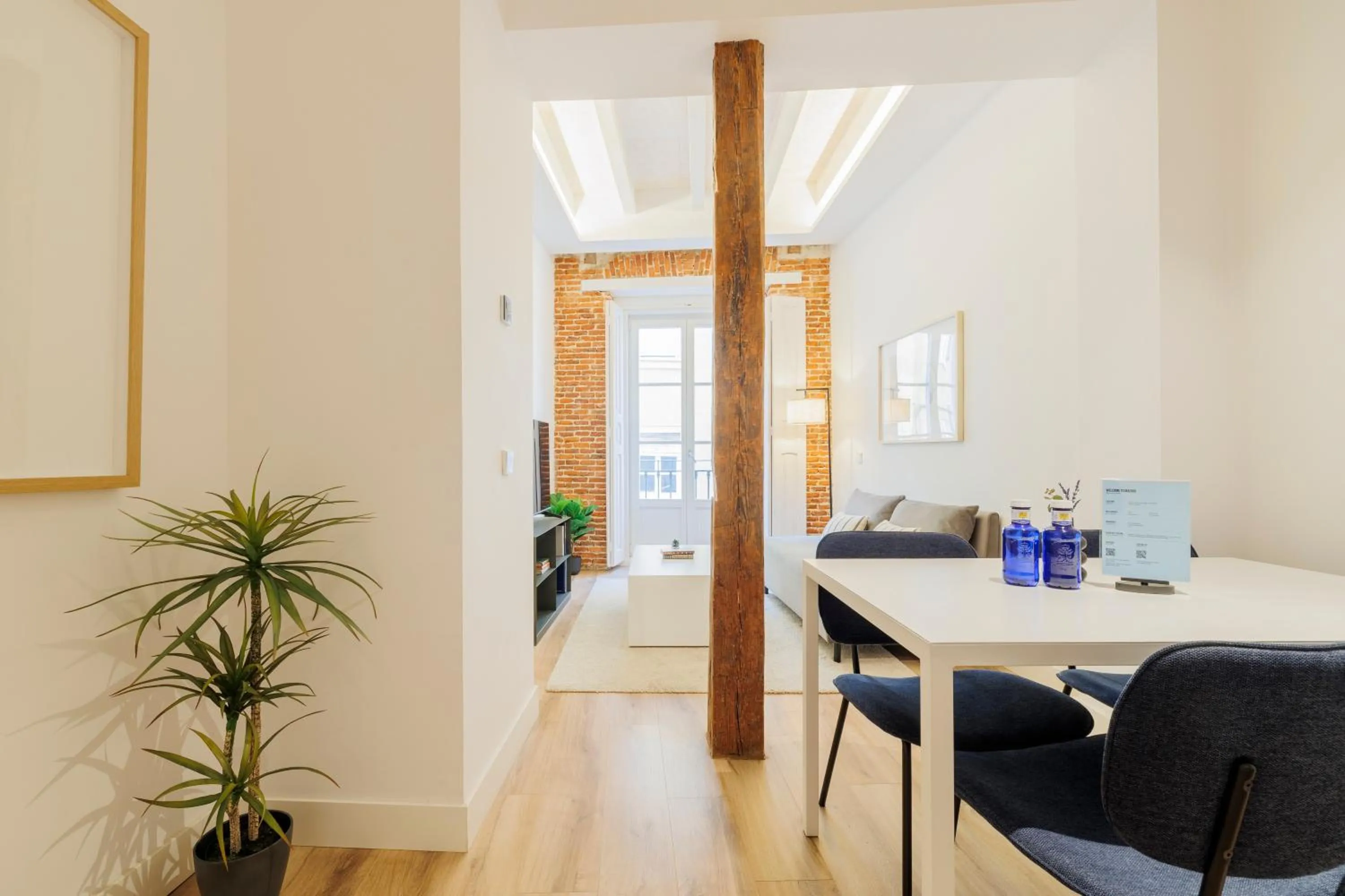 Dining area in Fomento by Wynwood House