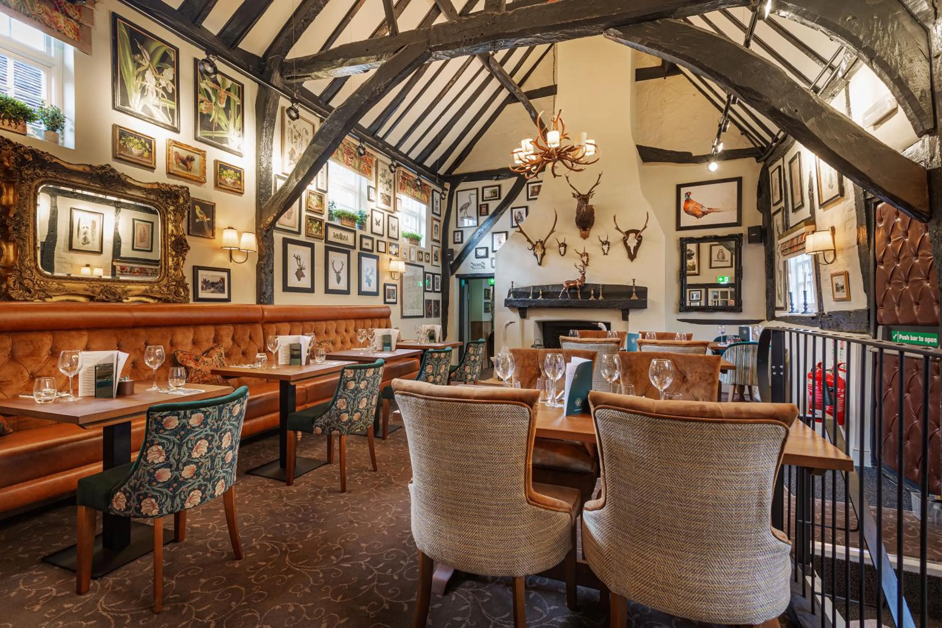 Restaurant/places to eat in The George Hotel, Dorchester-on-Thames, Oxfordshire - The Coaching Inn Group