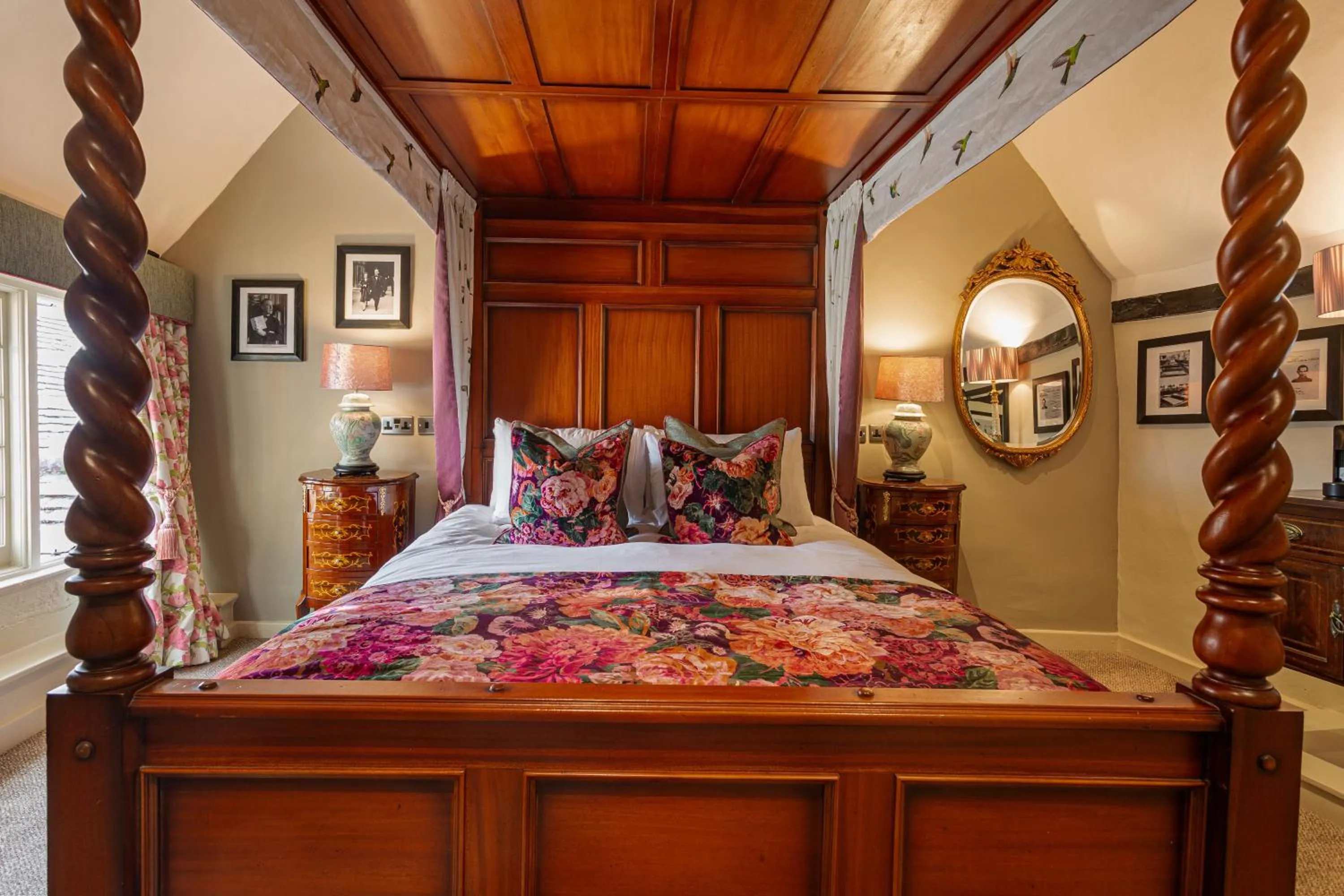 Bed in The George Hotel, Dorchester-on-Thames, Oxfordshire - The Coaching Inn Group