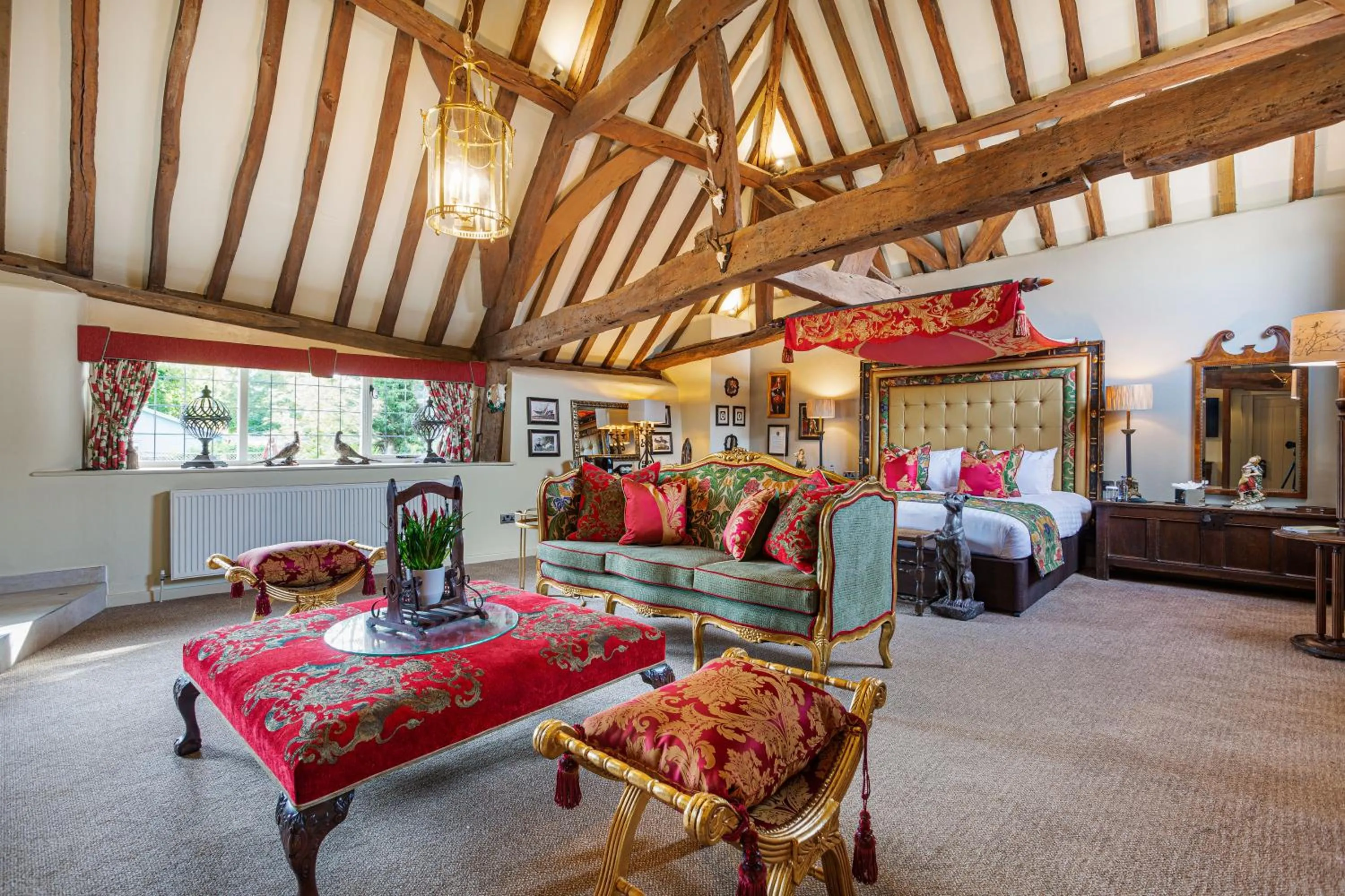 Bed in The George Hotel, Dorchester-on-Thames, Oxfordshire - The Coaching Inn Group