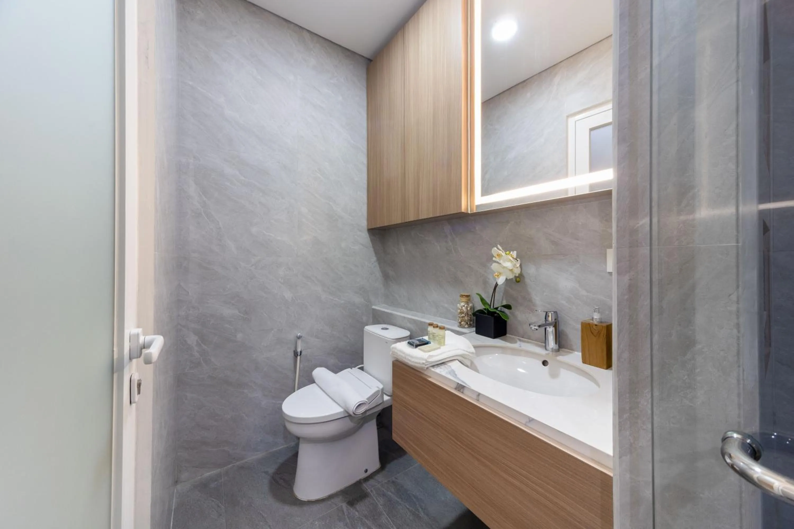 Shower in Verdant Bali Sekar Sari