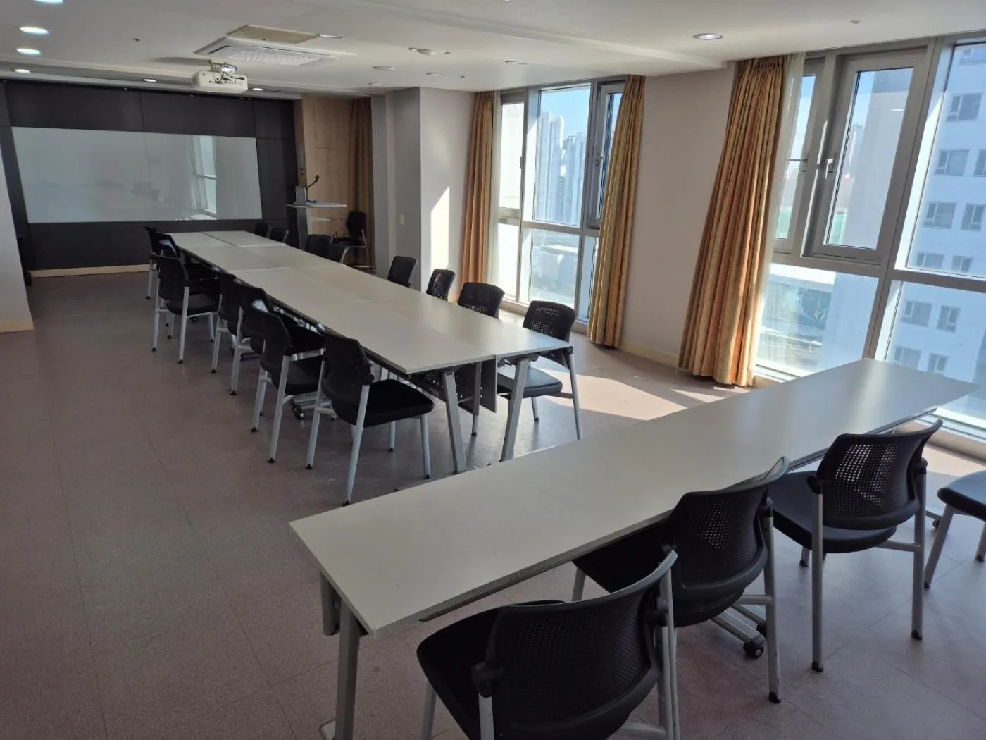 Meeting/conference room in W Residence Hotel Centum City