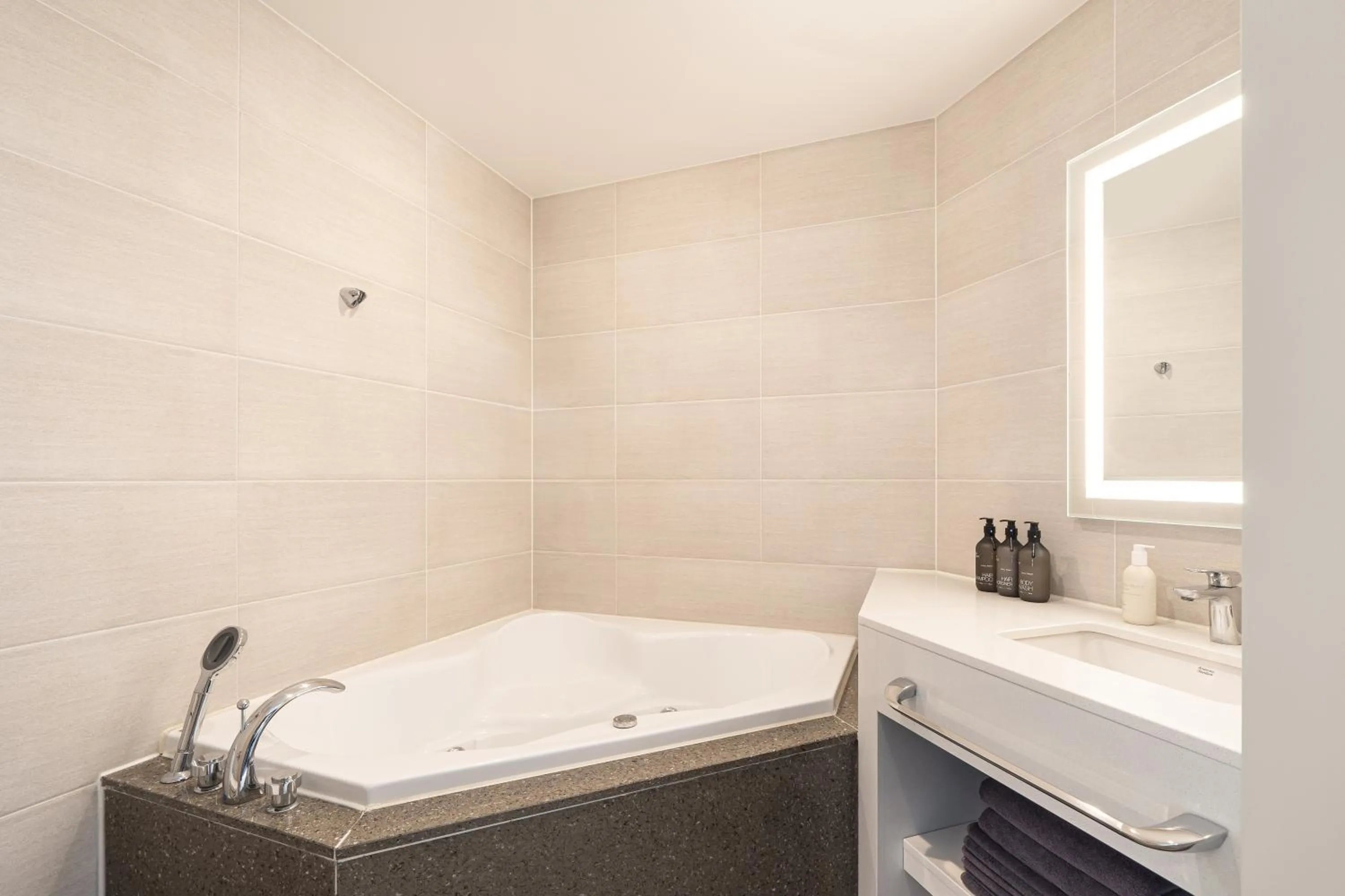 Shower in Urbanstay Busan songdo Beach