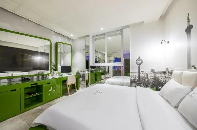 Bed in Zara Hotel Peace Square