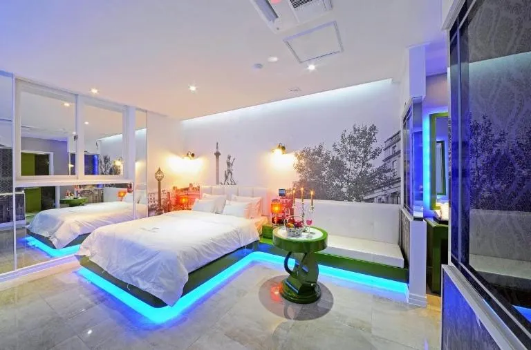 Bed in Zara Hotel Peace Square