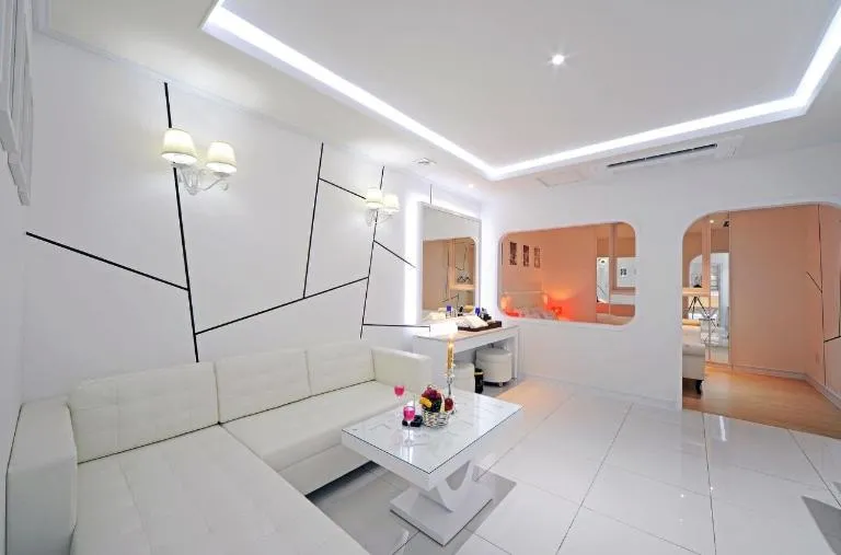 Zara Hotel Peace Square