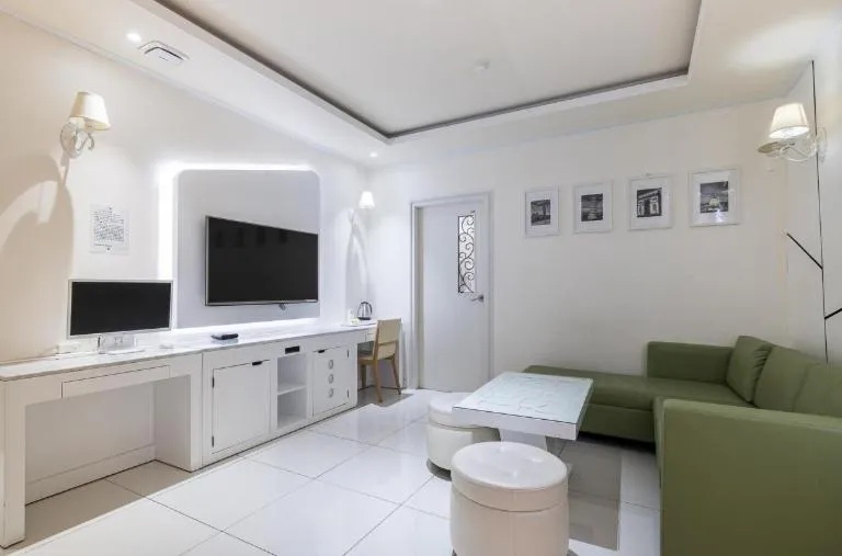 Zara Hotel Peace Square