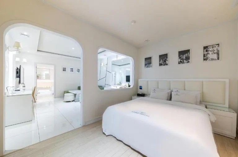 Bed in Zara Hotel Peace Square