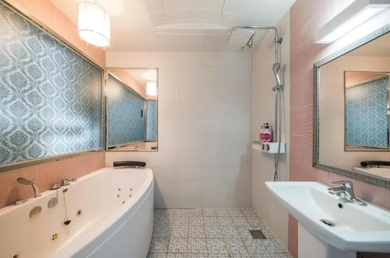 Zara Hotel Peace Square